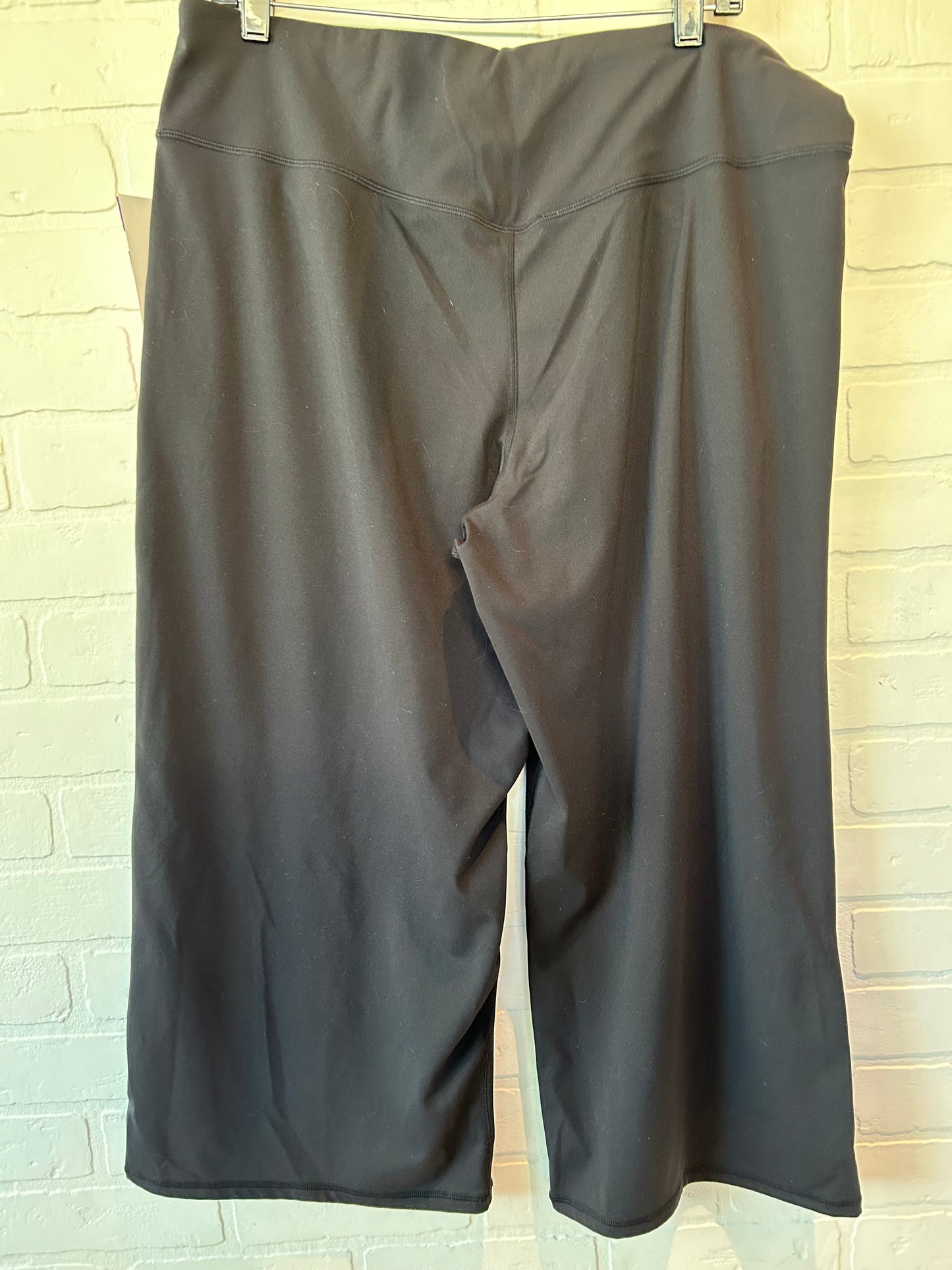 Black Athletic Capris Clothes Mentor, Size 22