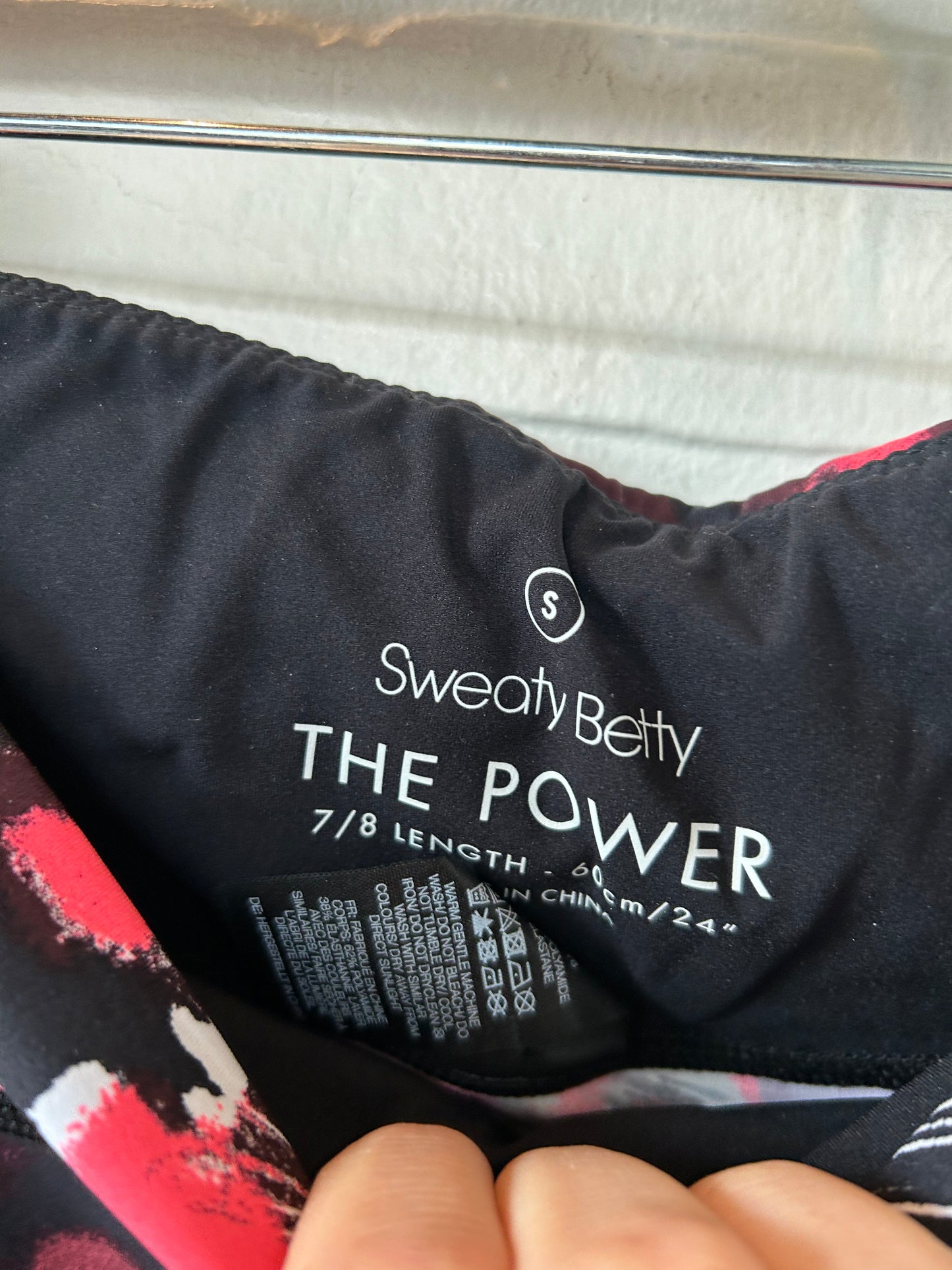 Black & Red Athletic Leggings Sweaty Betty, Size 4