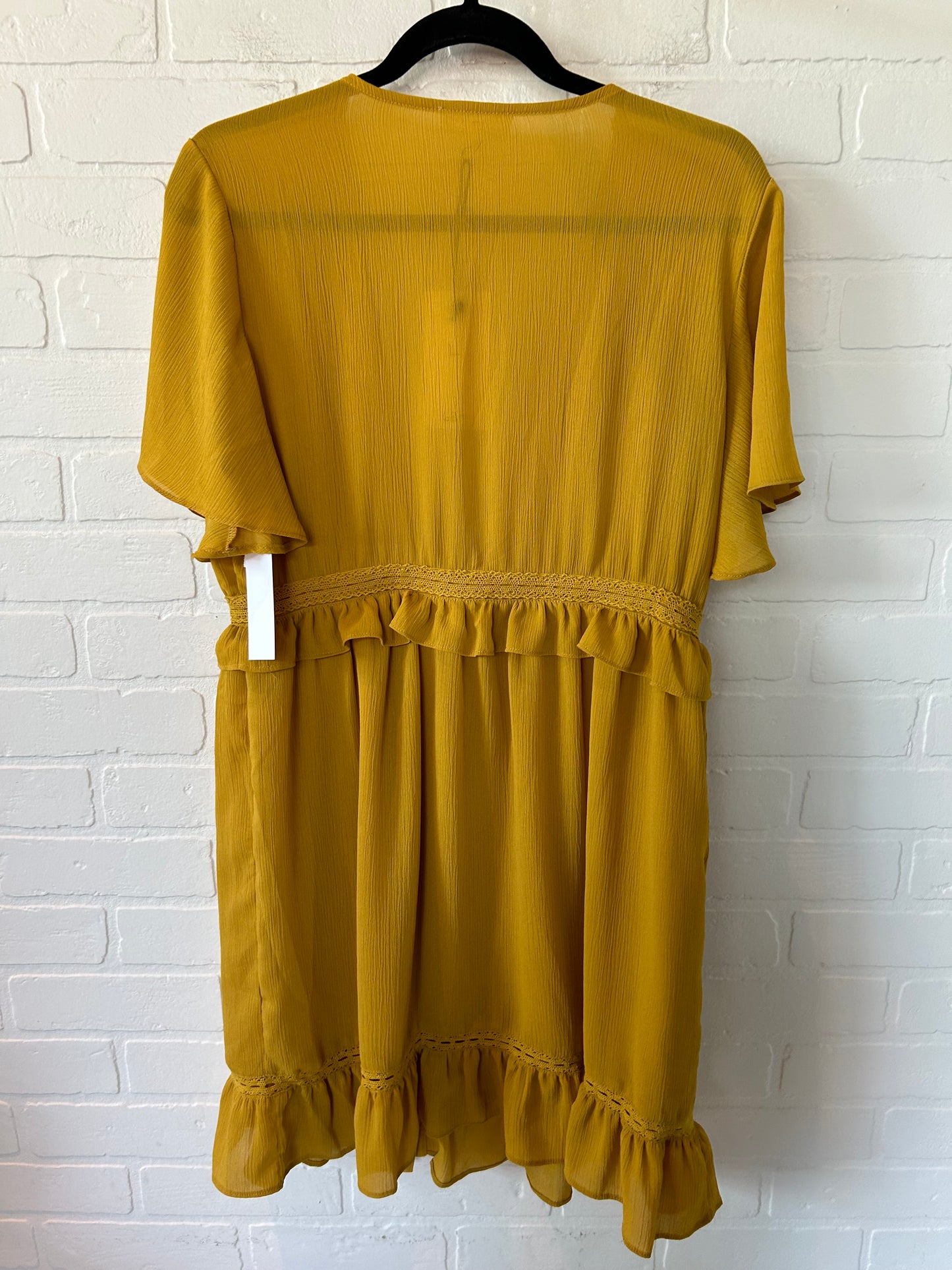 Yellow Dress Casual Short Emory Park, Size L