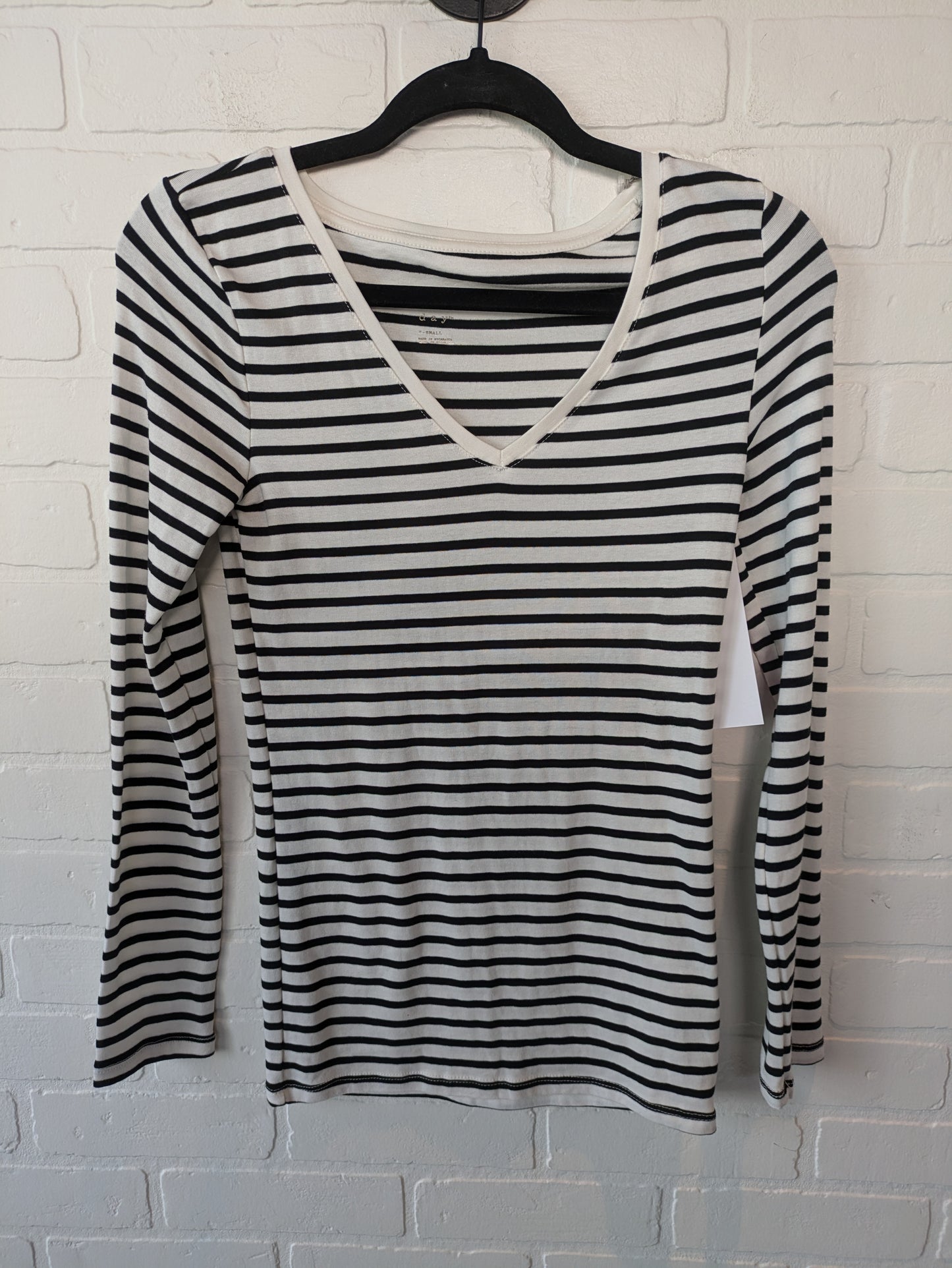 Top Long Sleeve Basic By A New Day In Black & White, Size: Xs