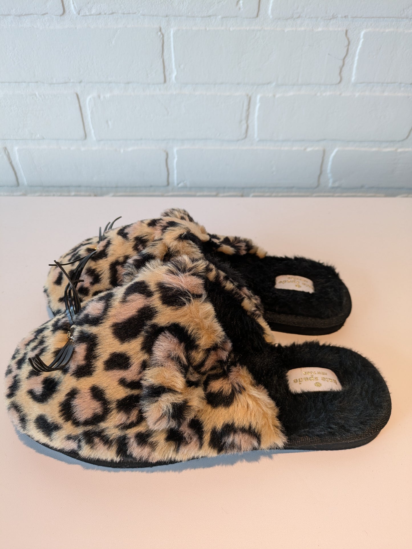 Slippers Designer By Kate Spade In Animal Print