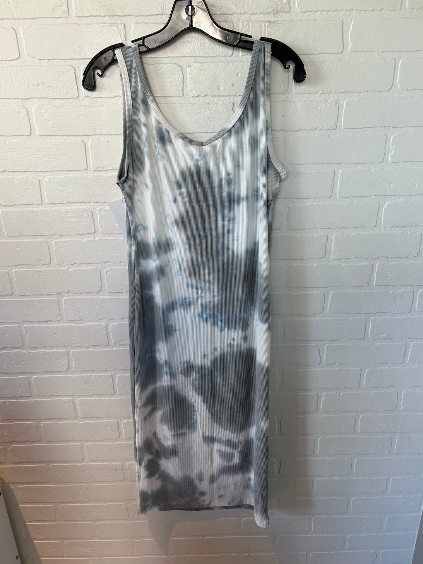 Dress Casual Short By Clothes Mentor In Grey & White, Size: M