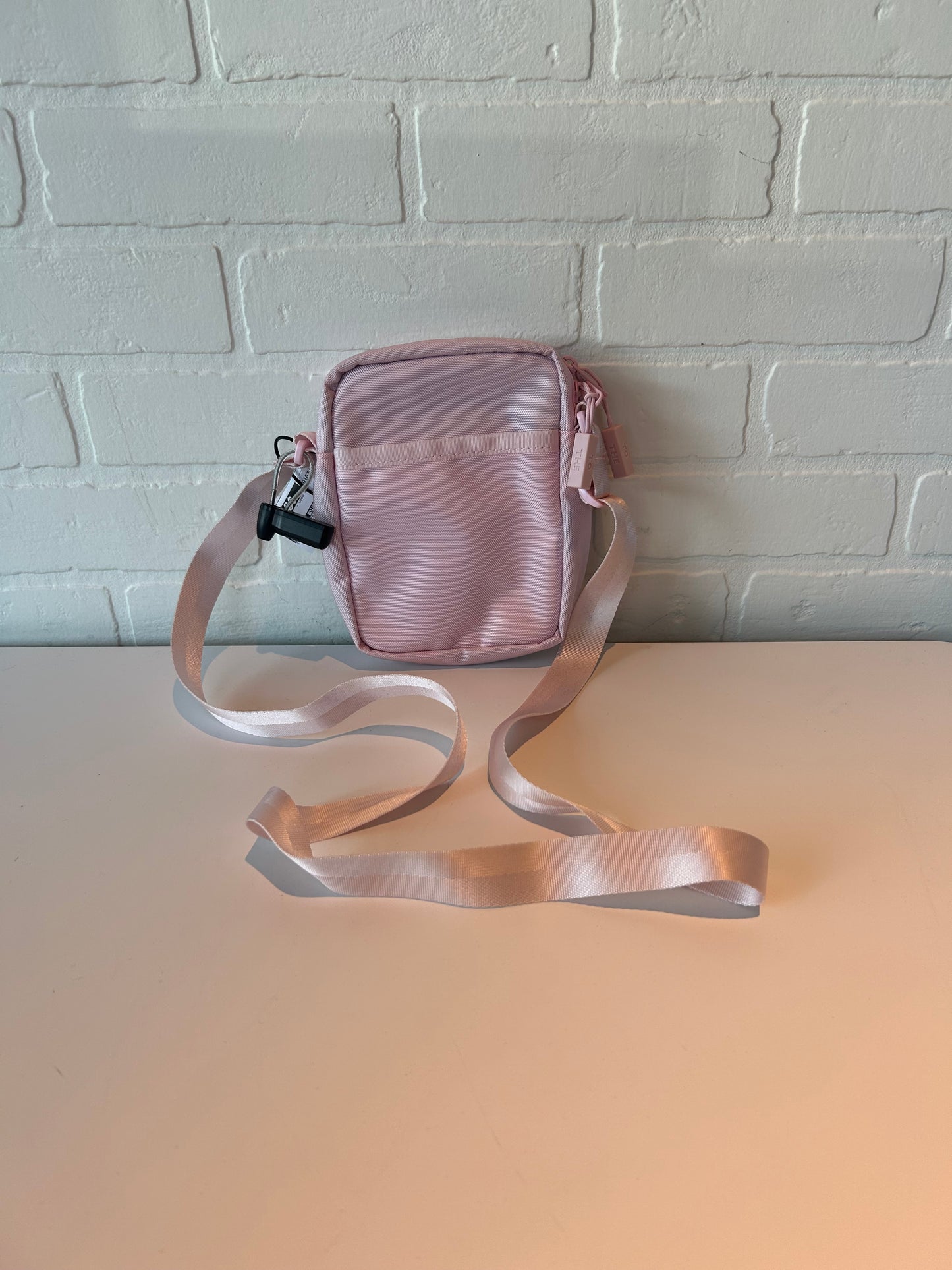 Crossbody By Clothes Mentor, Size: Medium