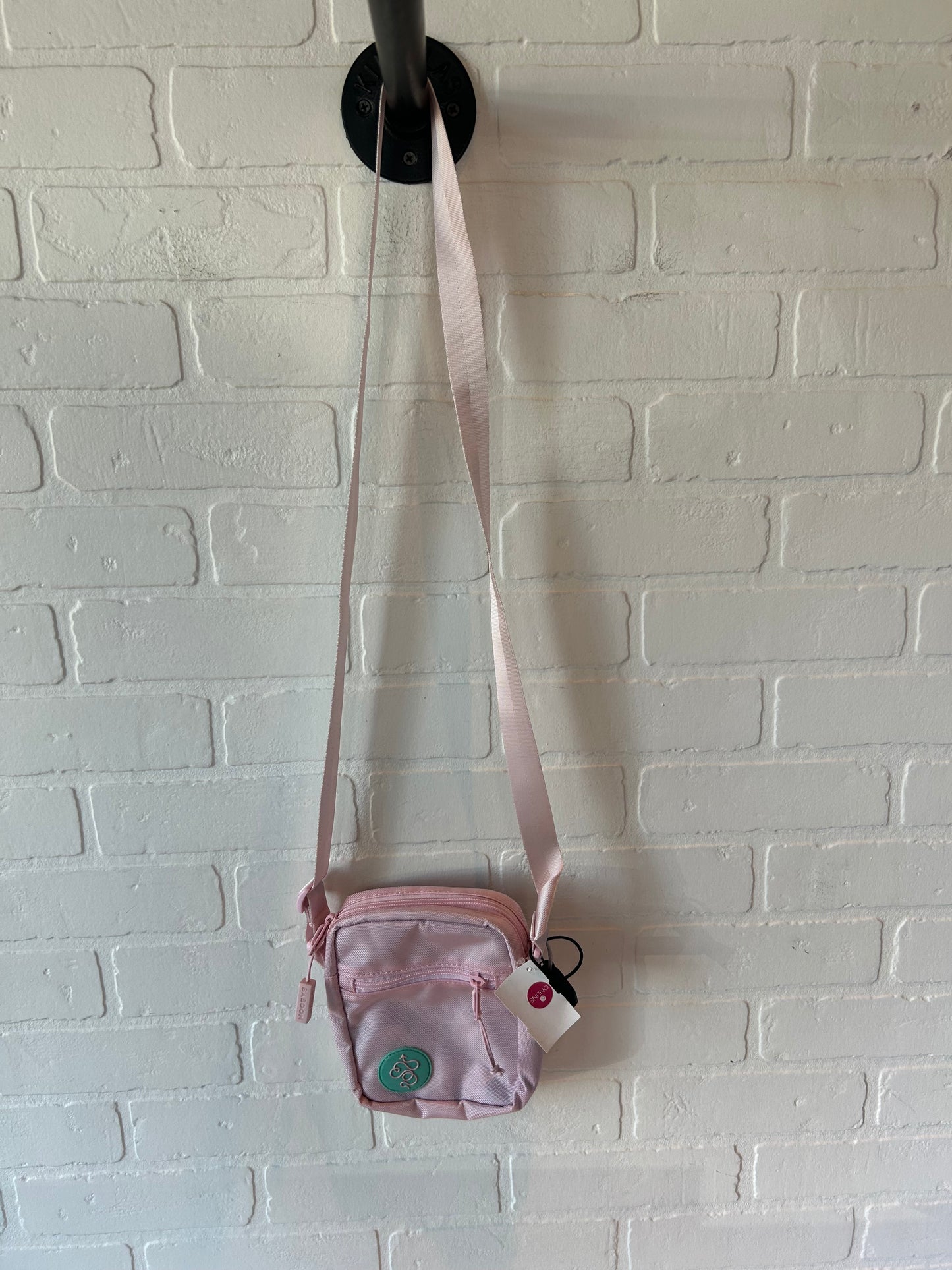 Crossbody By Clothes Mentor, Size: Medium