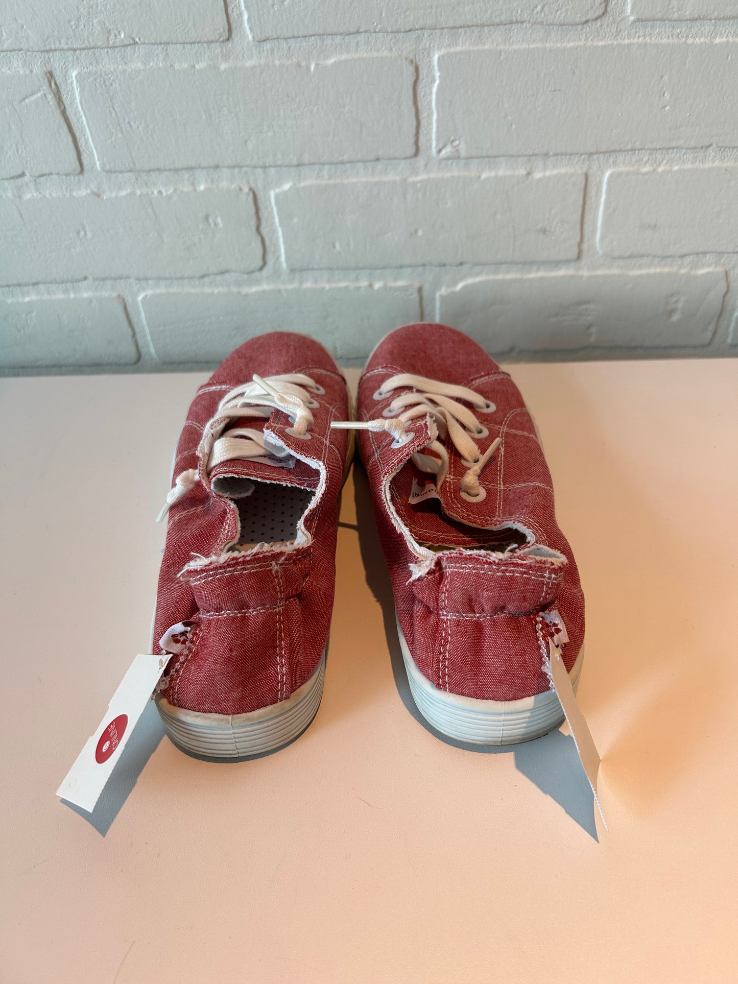 Shoes Sneakers By Tommy Bahama In Red & White, Size: 8