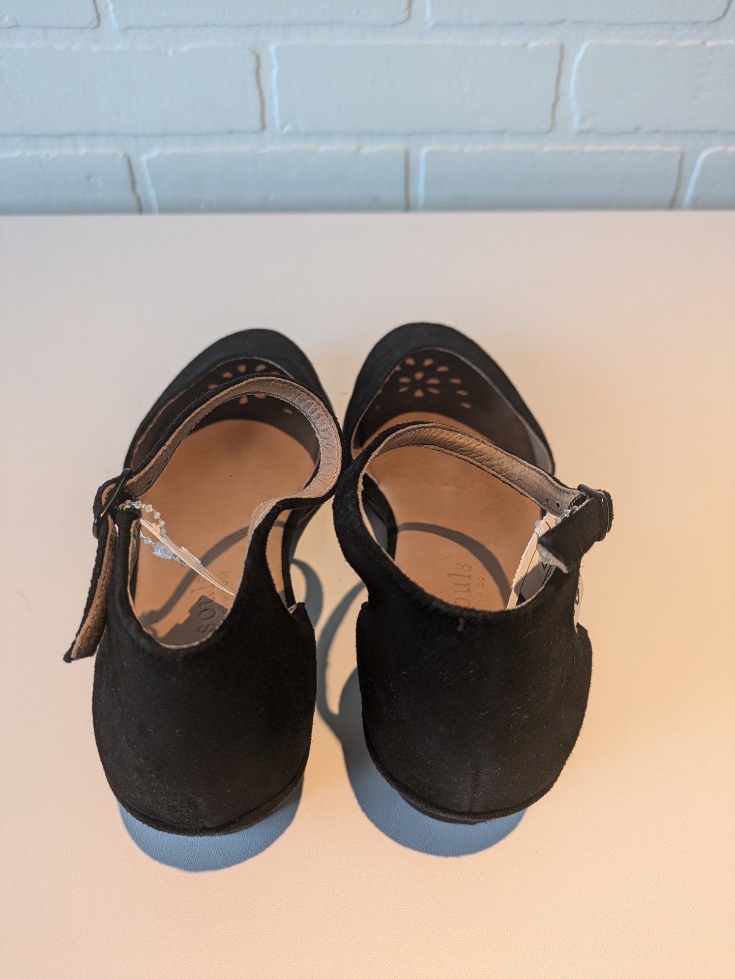 Shoes Flats By Gentle Souls In Black, Size: 7