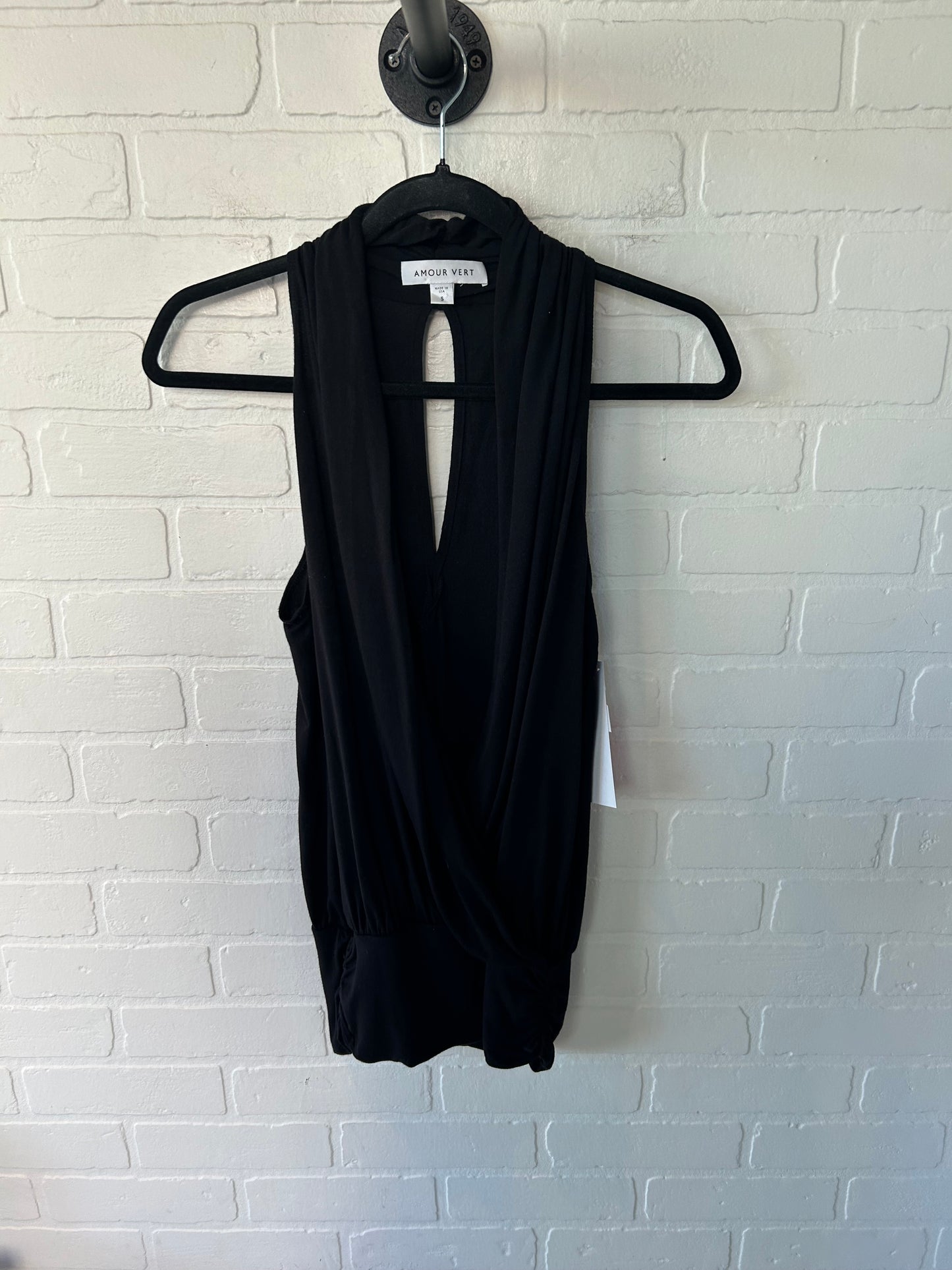 Top Sleeveless By Cmb In Black, Size: S