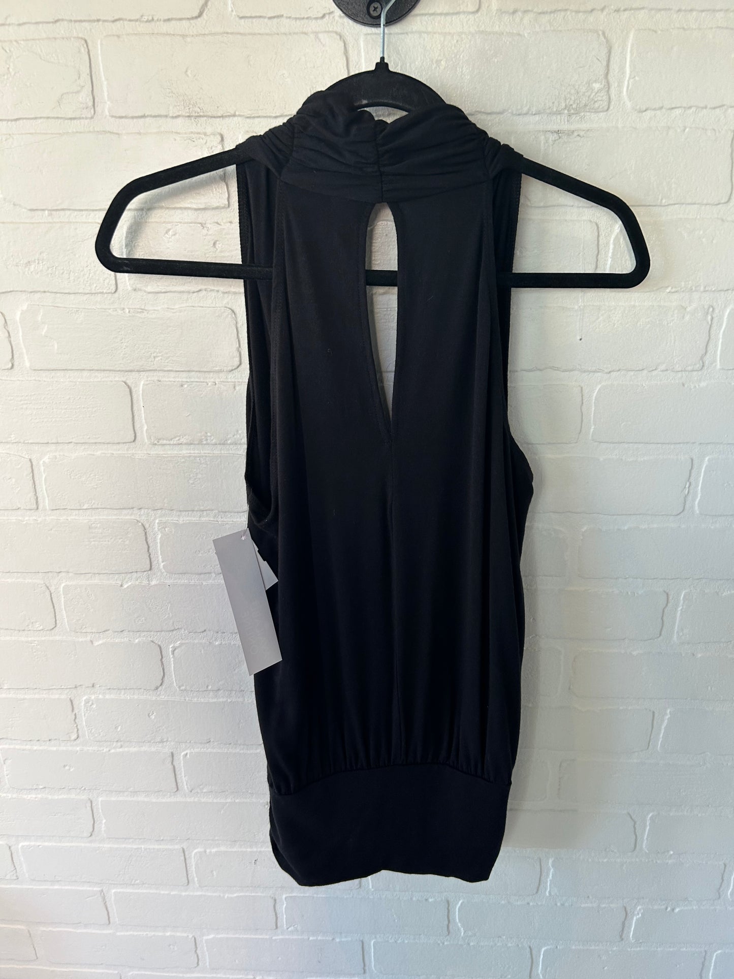 Top Sleeveless By Cmb In Black, Size: S