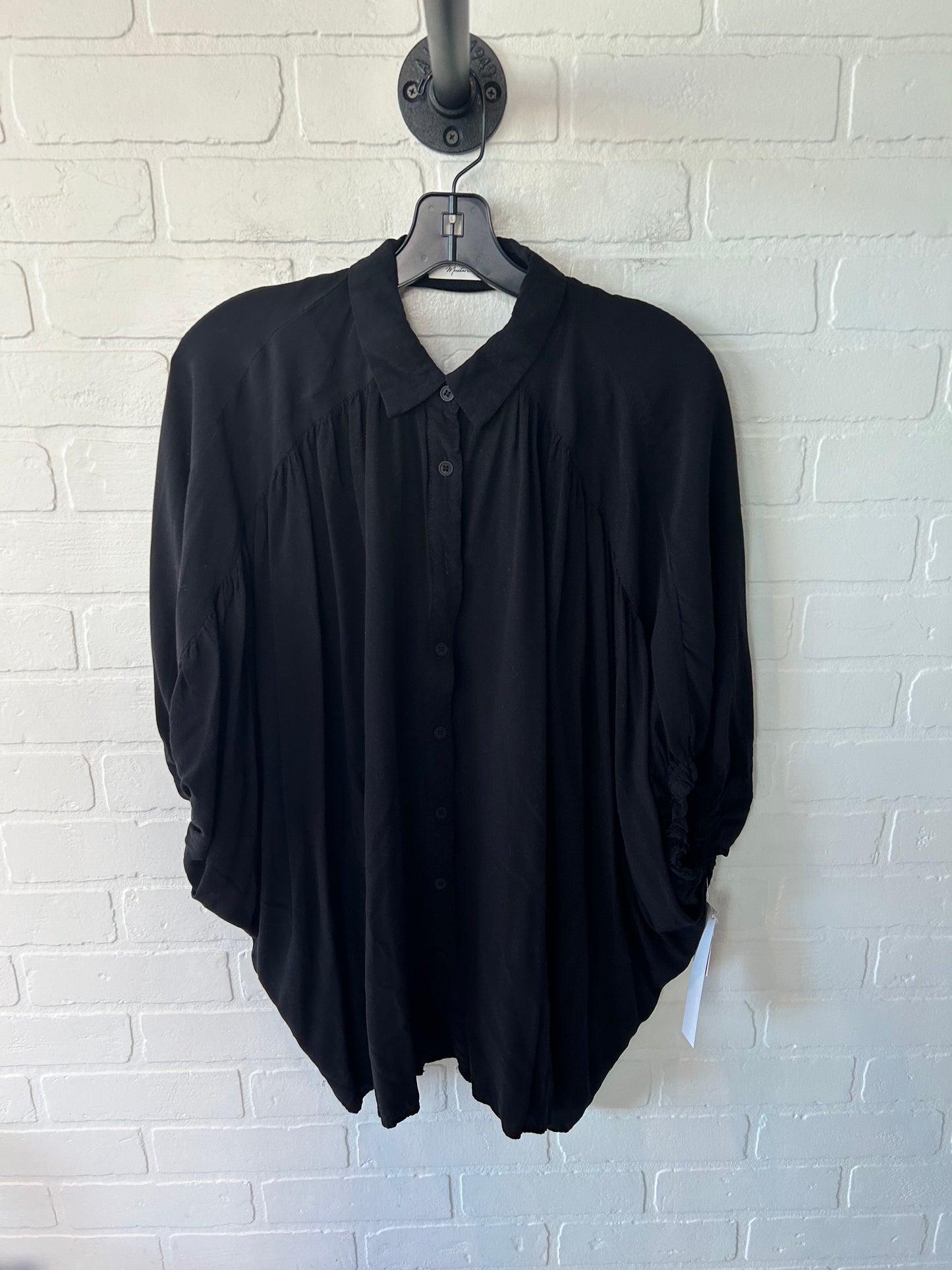 Top Short Sleeve By Mustard Seed In Black, Size: M