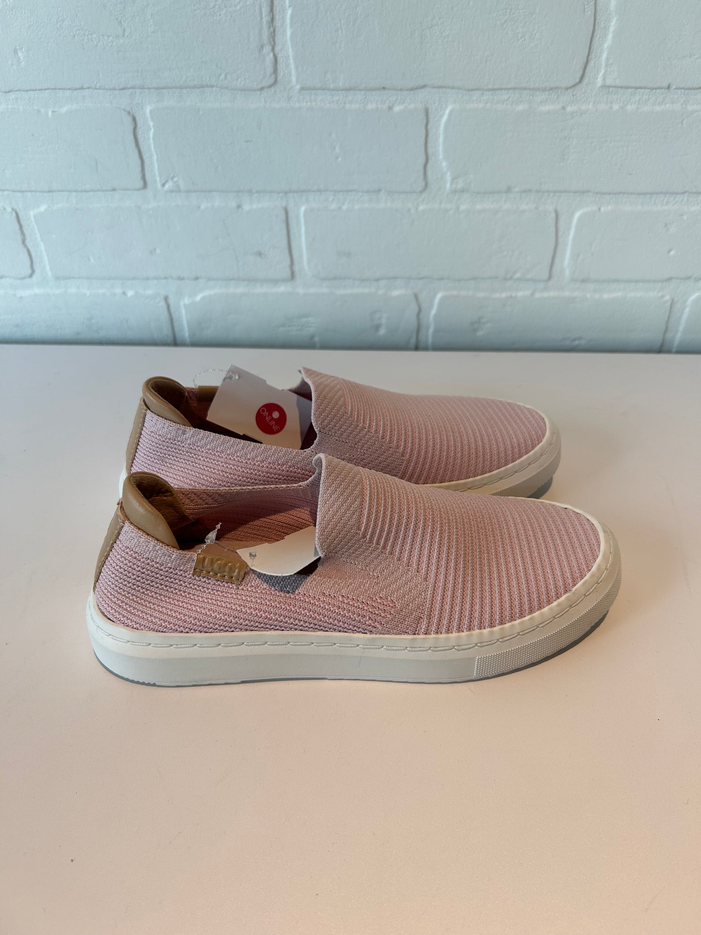 Shoes Designer By Ugg In Pink, Size: 6