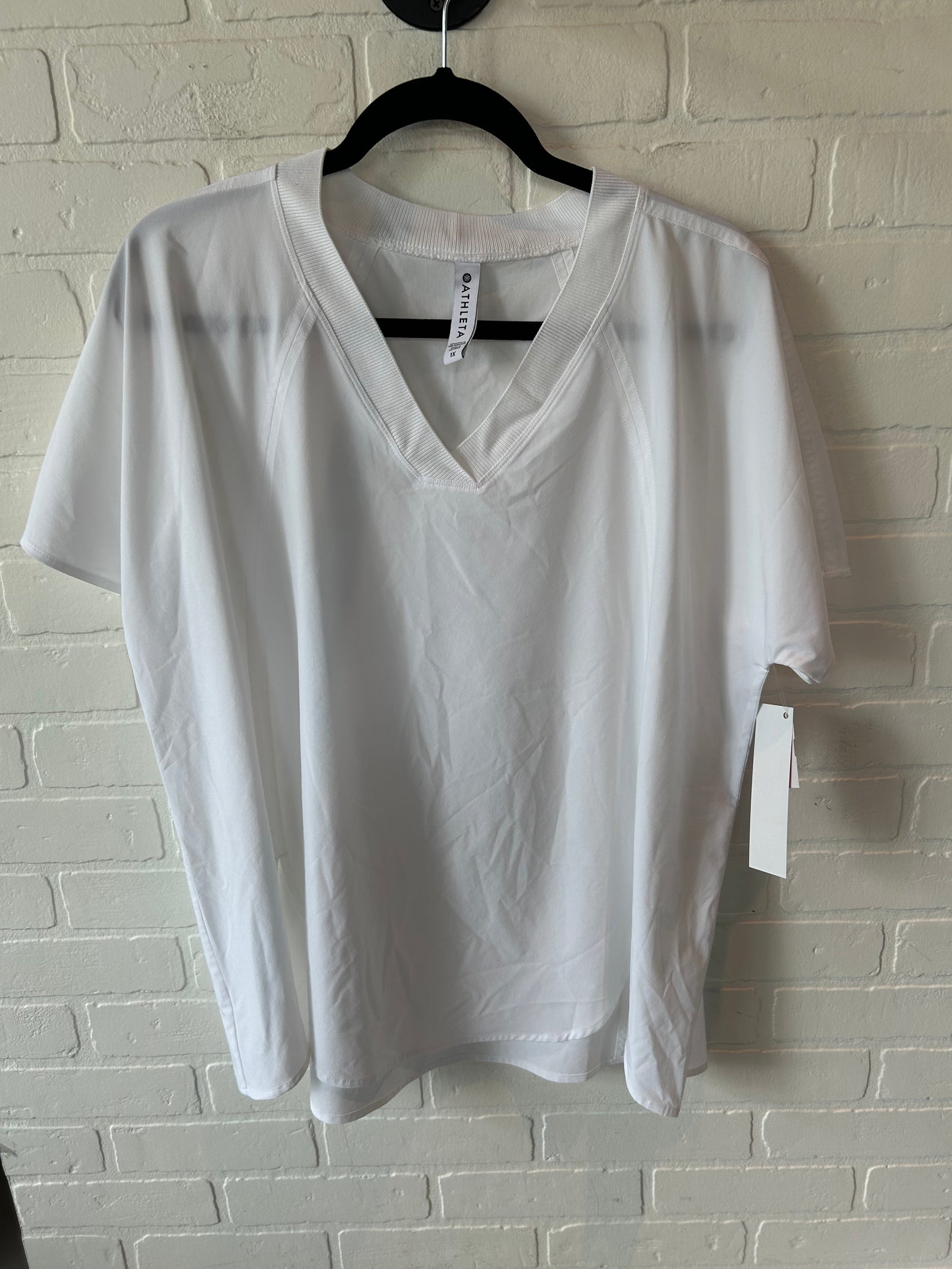 Athletic Top Short Sleeve By Athleta In White, Size: 1x