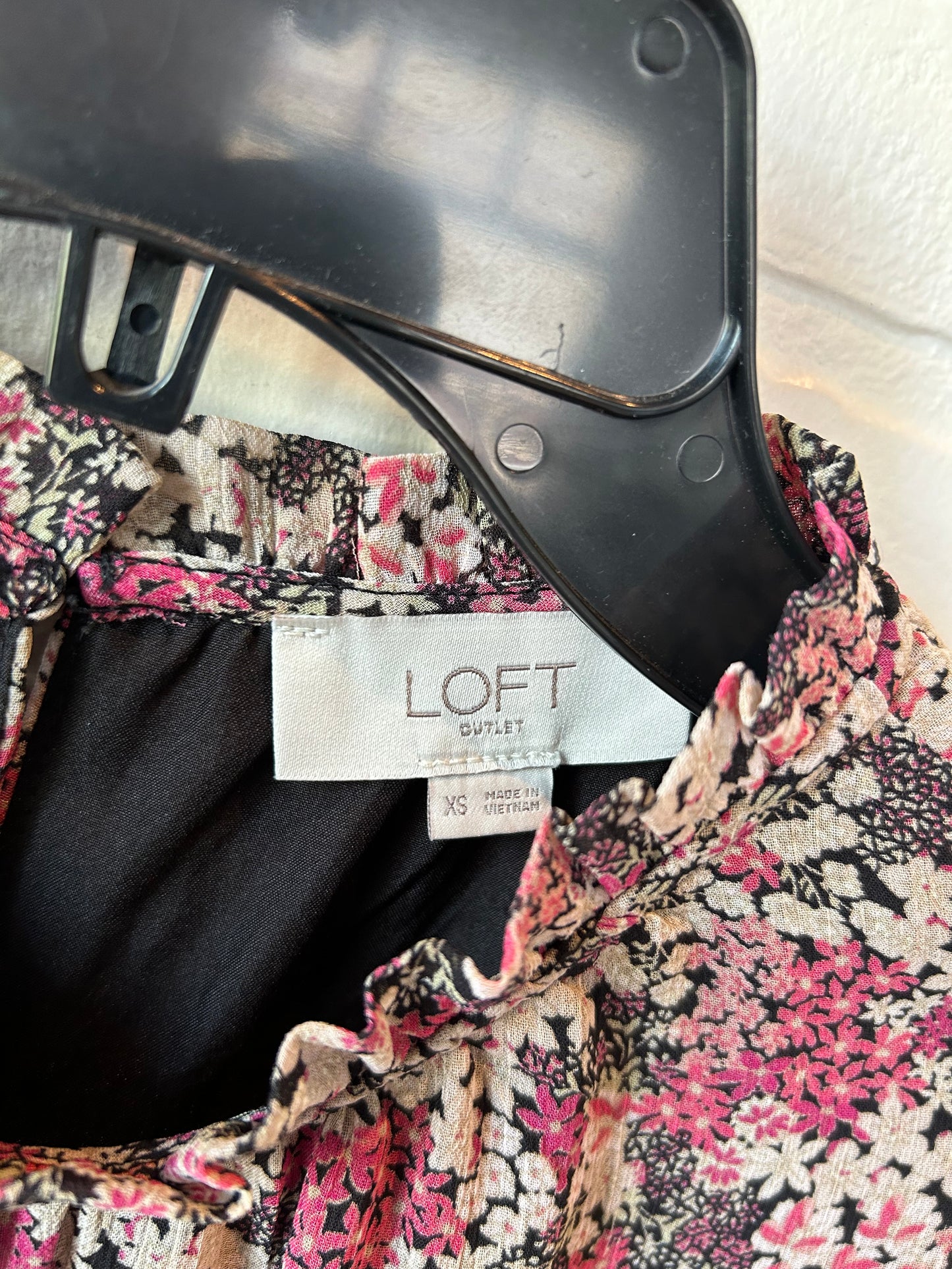 Dress Casual Short By Loft In Black & Pink, Size: Xs