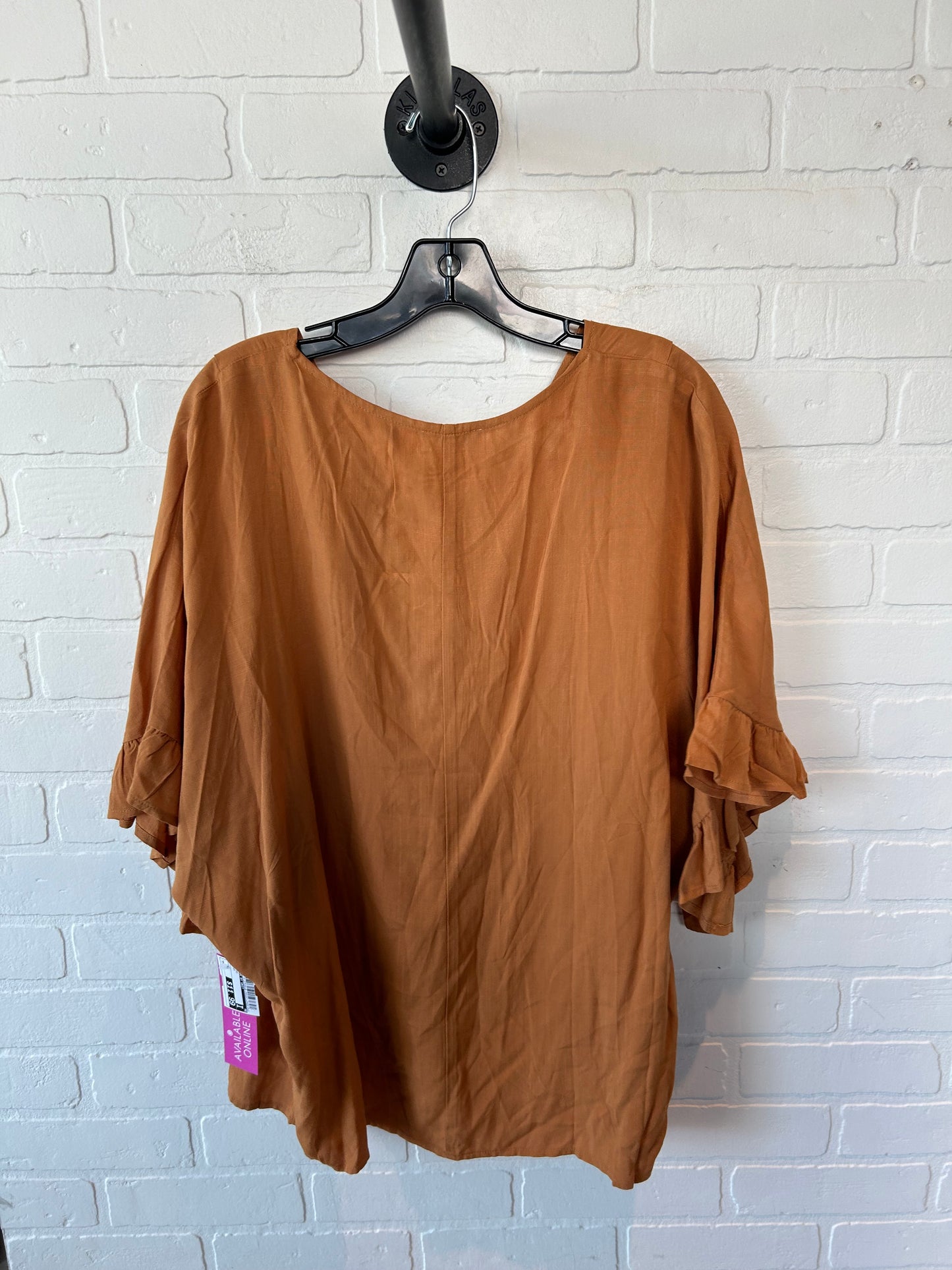 Top Short Sleeve By Andree By Unit In Brown, Size: L