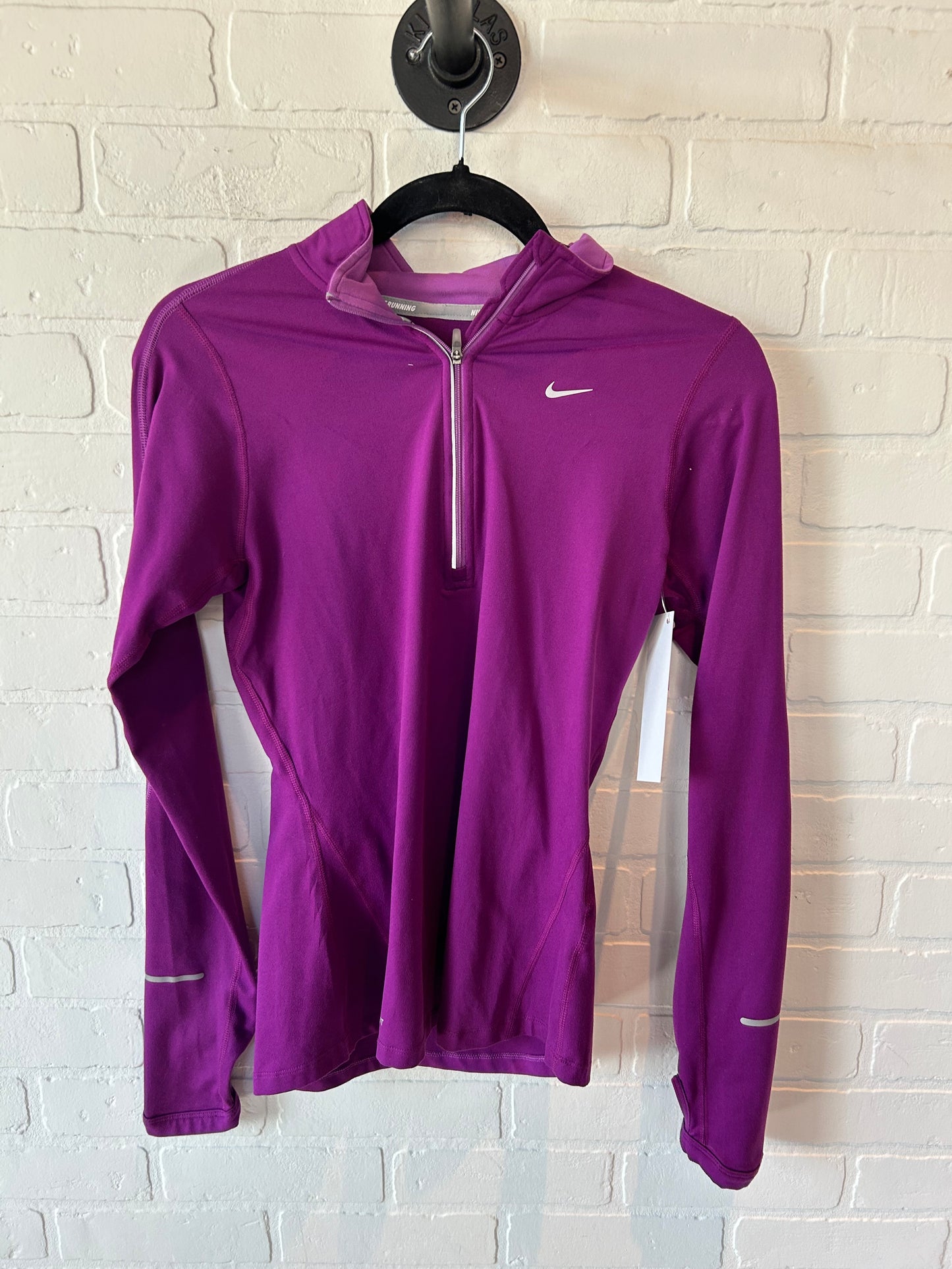 Athletic Top Long Sleeve Collar By Nike In Purple, Size: Xs