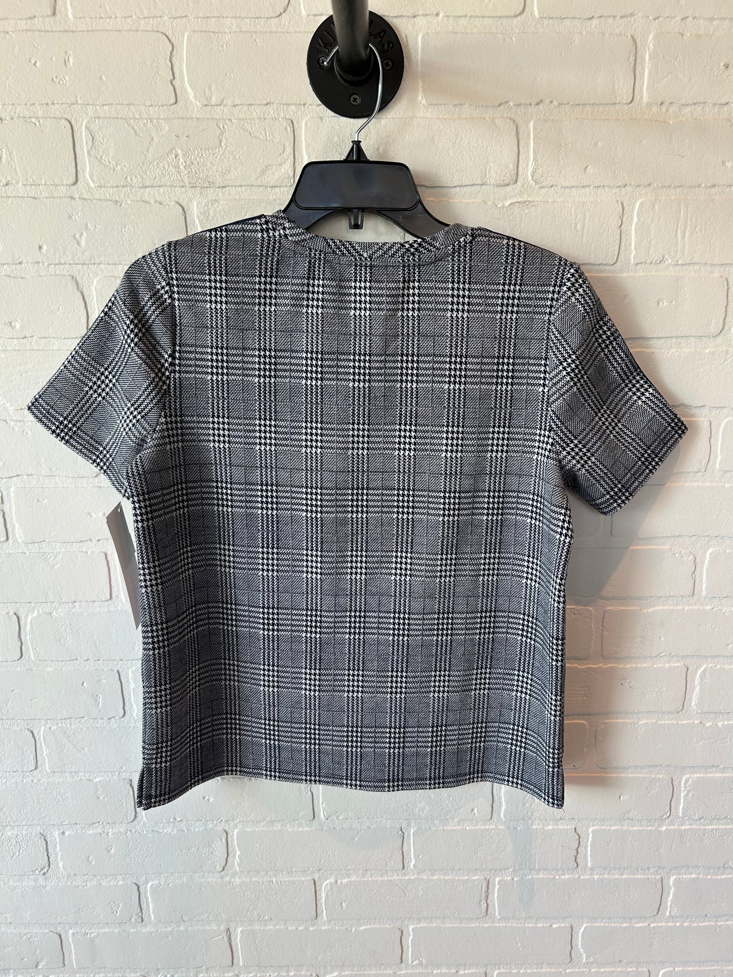 Top Short Sleeve By Banana Republic In Grey, Size: S