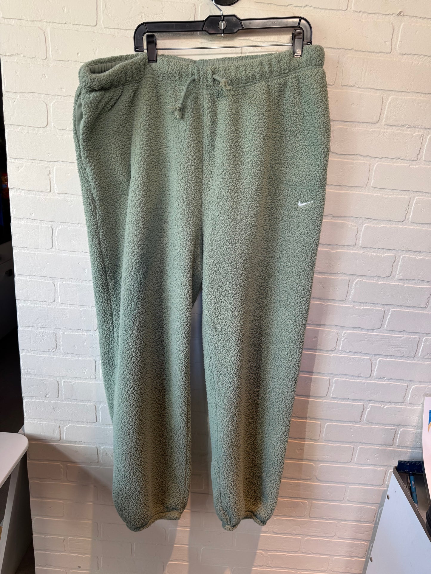 Athletic Pants By Nike In Green, Size: 20