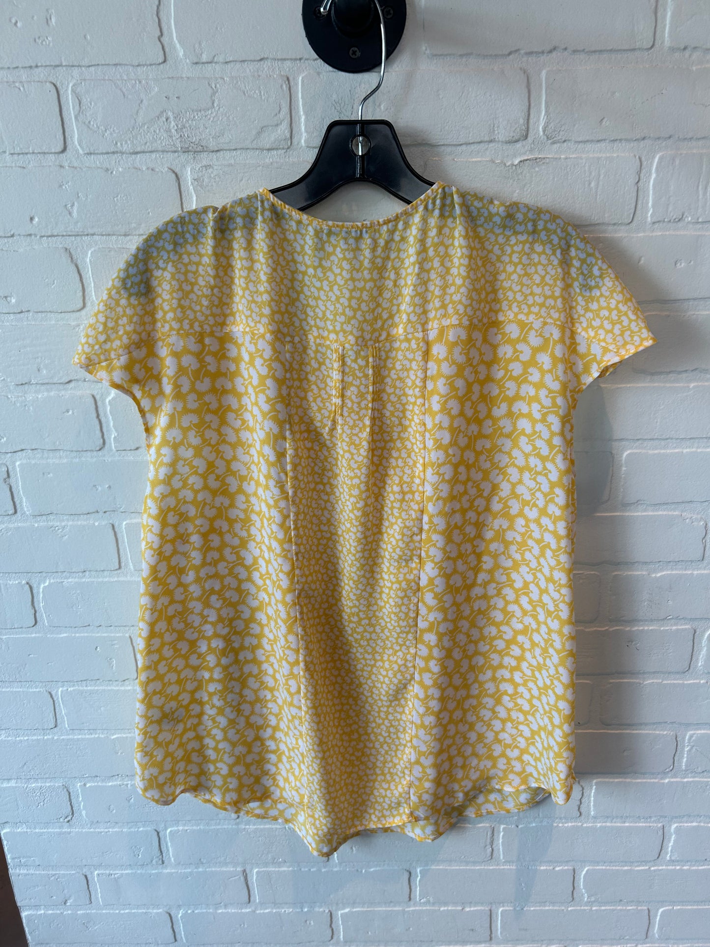 Top Short Sleeve By Talbots In White & Yellow, Size: Xl