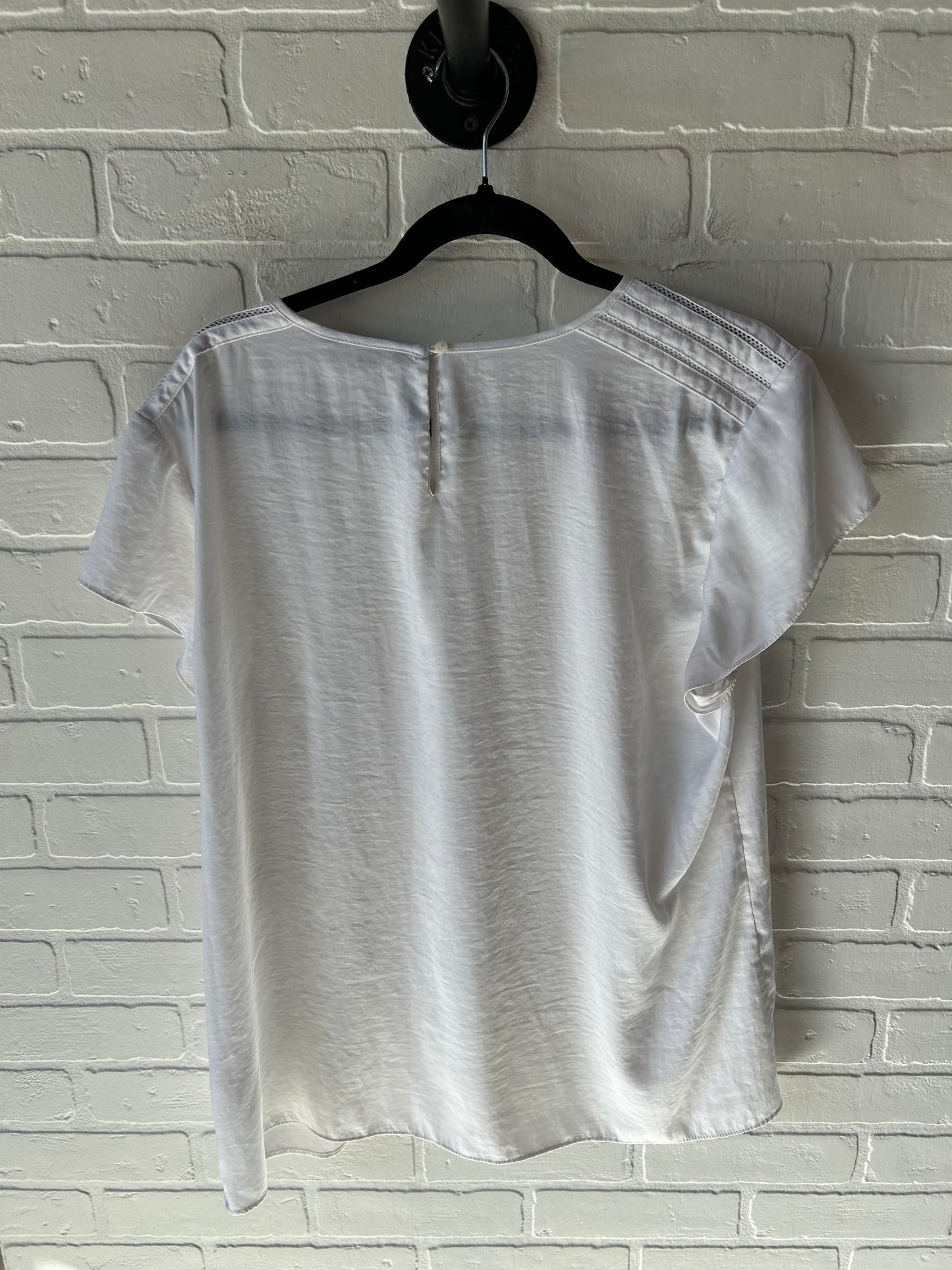 Top Short Sleeve By Banana Republic In White, Size: Xl