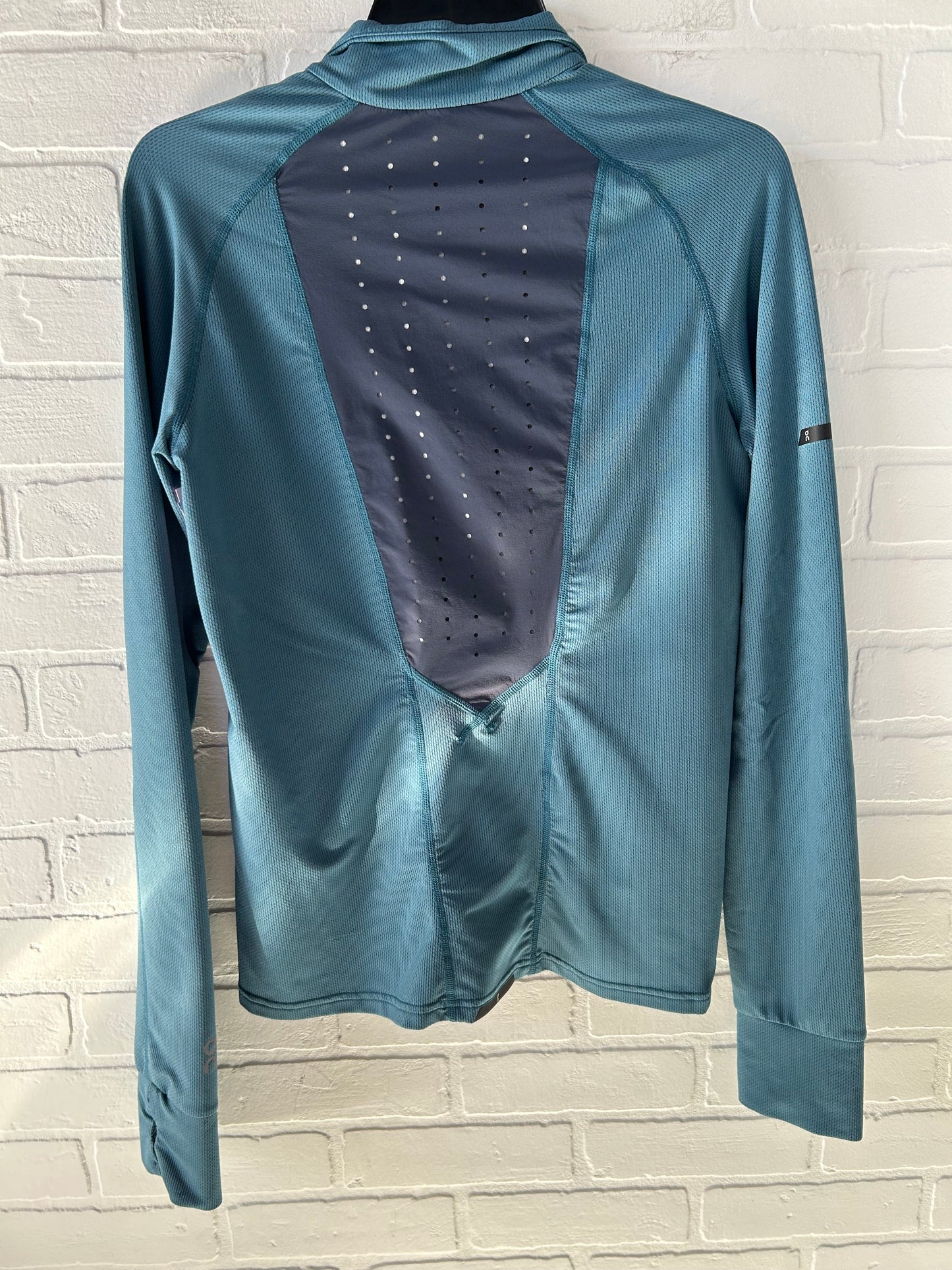 Athletic Top Long Sleeve Collar By On In Blue, Size: M