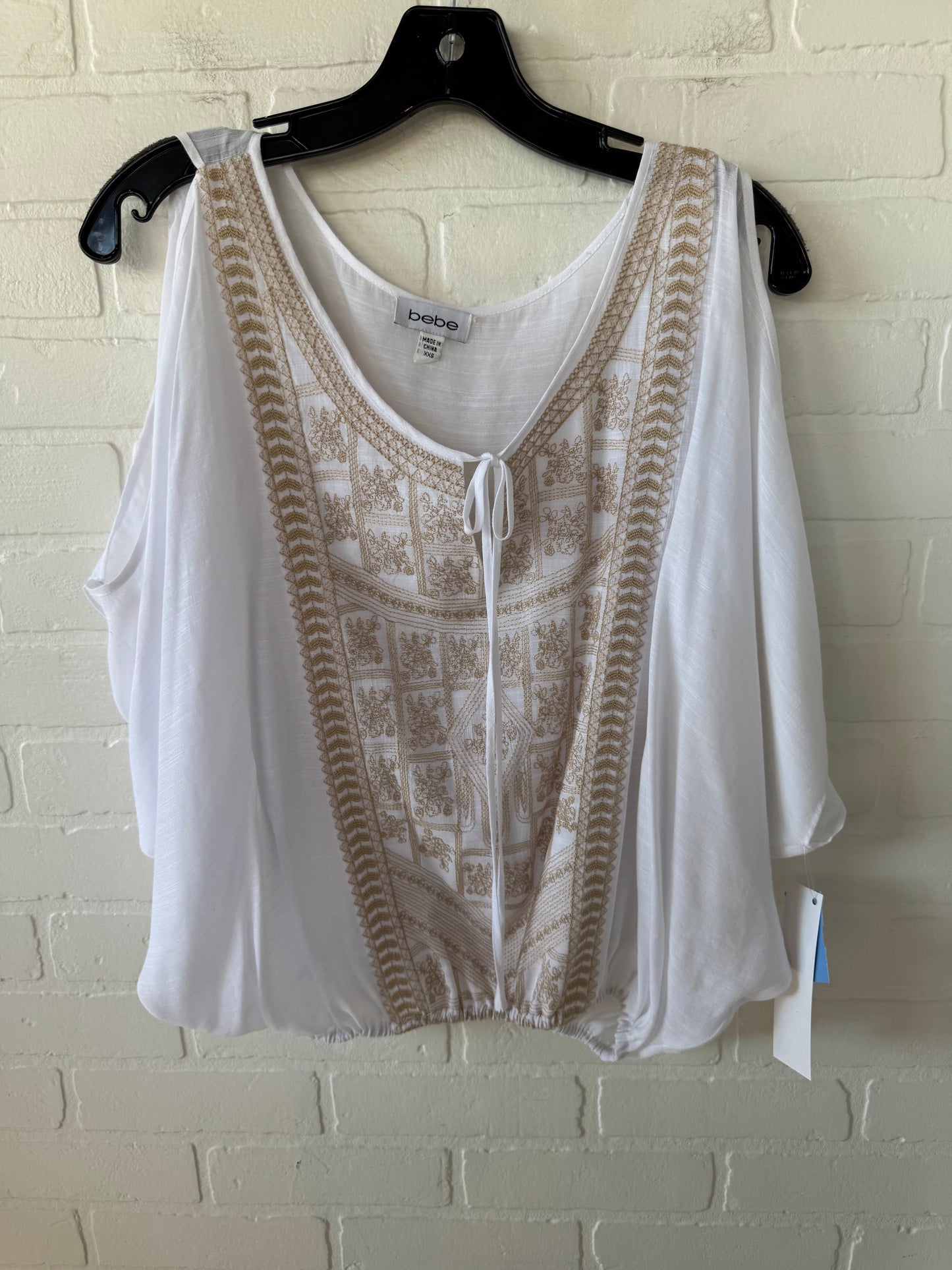 Top Short Sleeve By Bebe In Tan & White, Size: Xxs