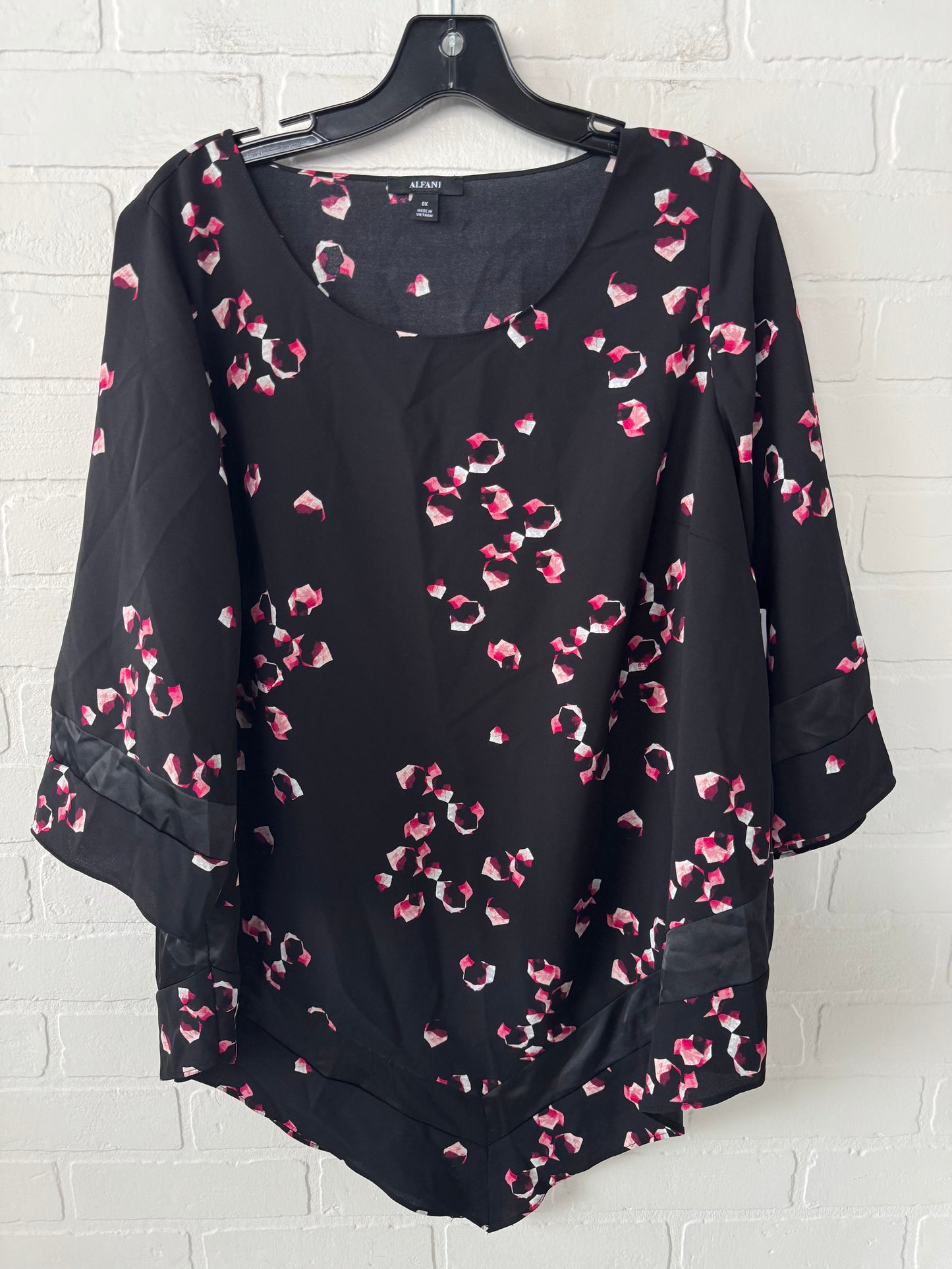 Top Long Sleeve By Alfani In Black & Pink, Size: 0x