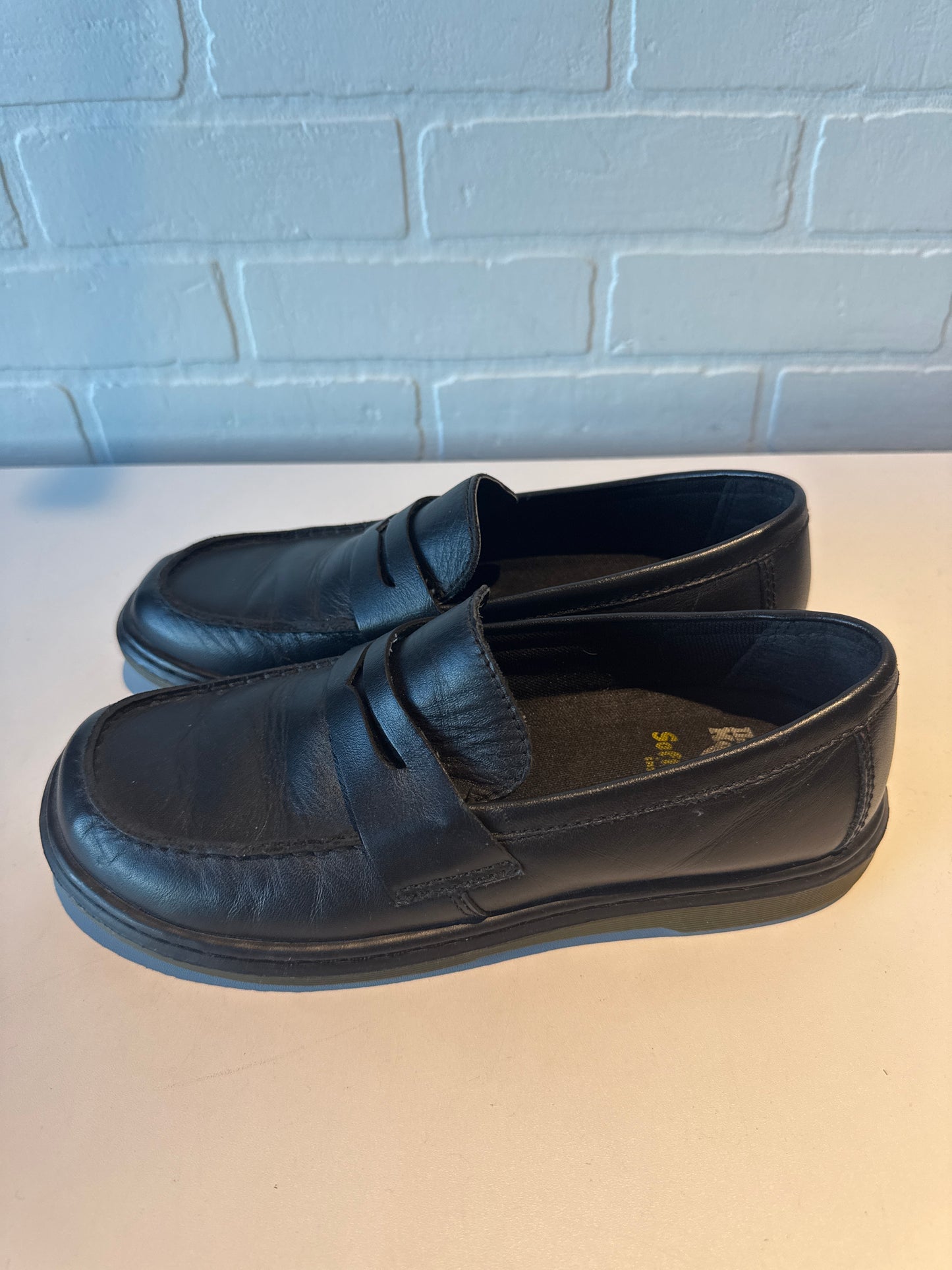 Shoes Flats By Dr Martens In Black, Size: 8