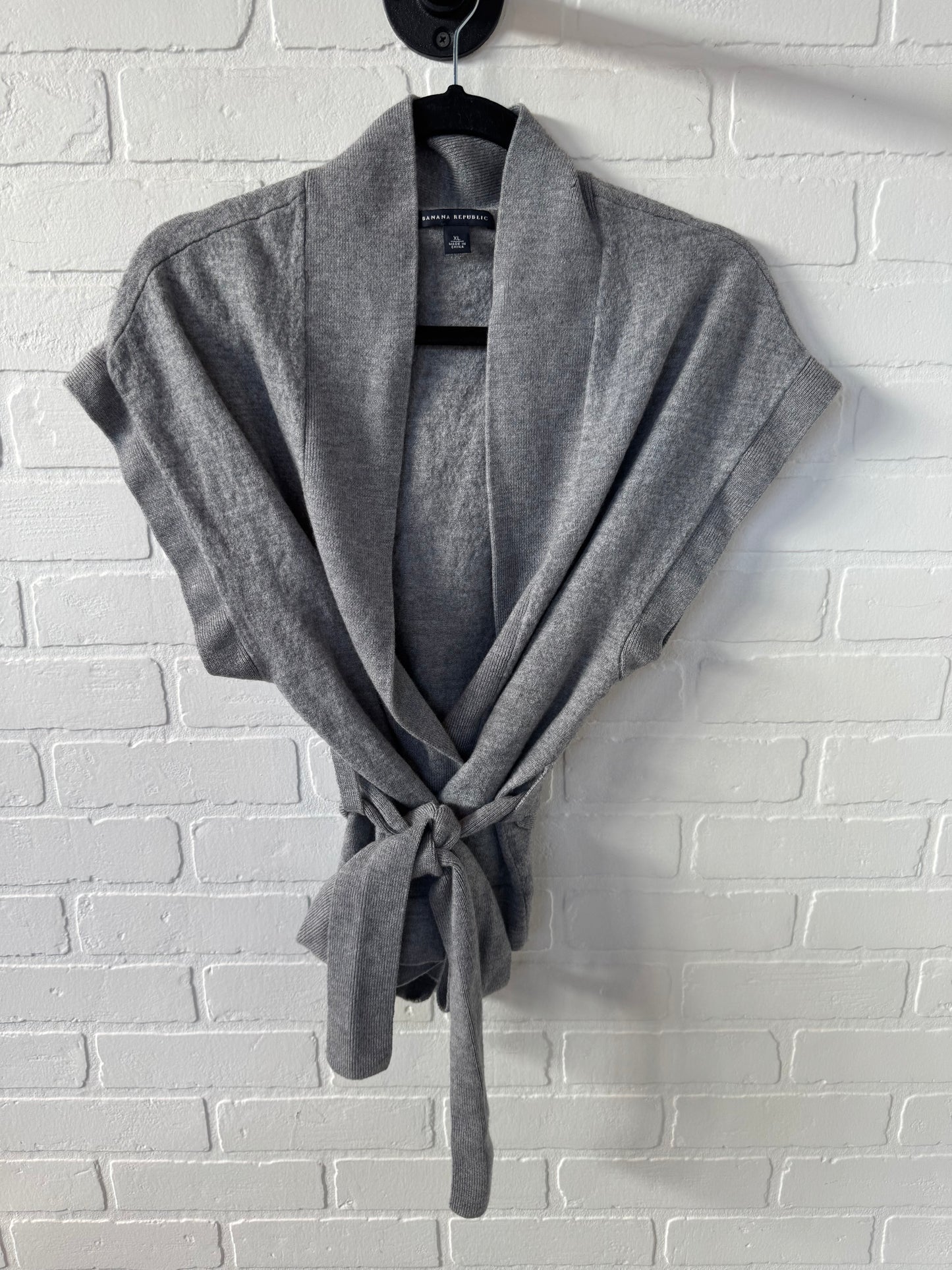 Vest Sweater By Banana Republic In Grey, Size: Xl