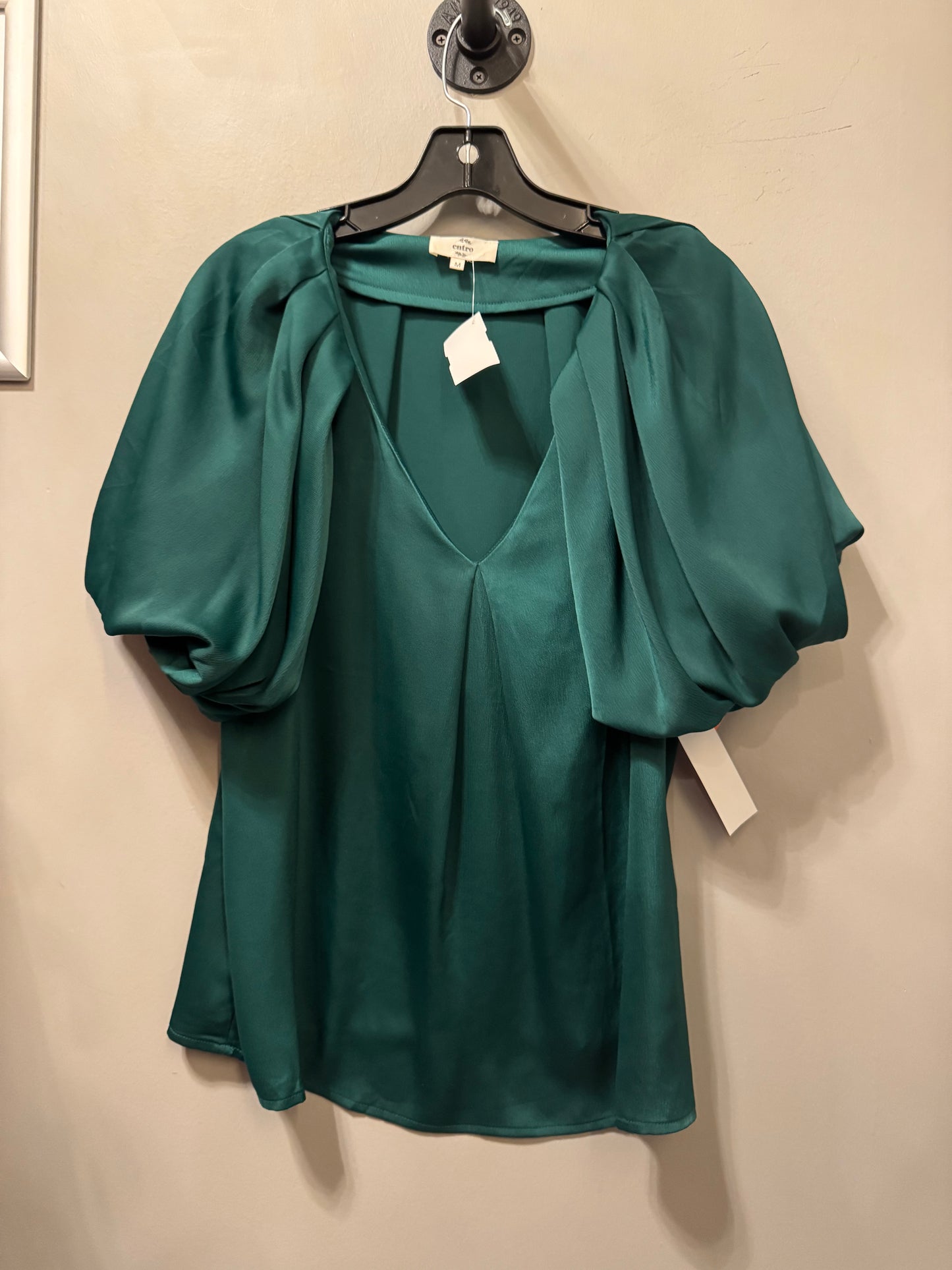 Top Short Sleeve By Entro In Green, Size: M