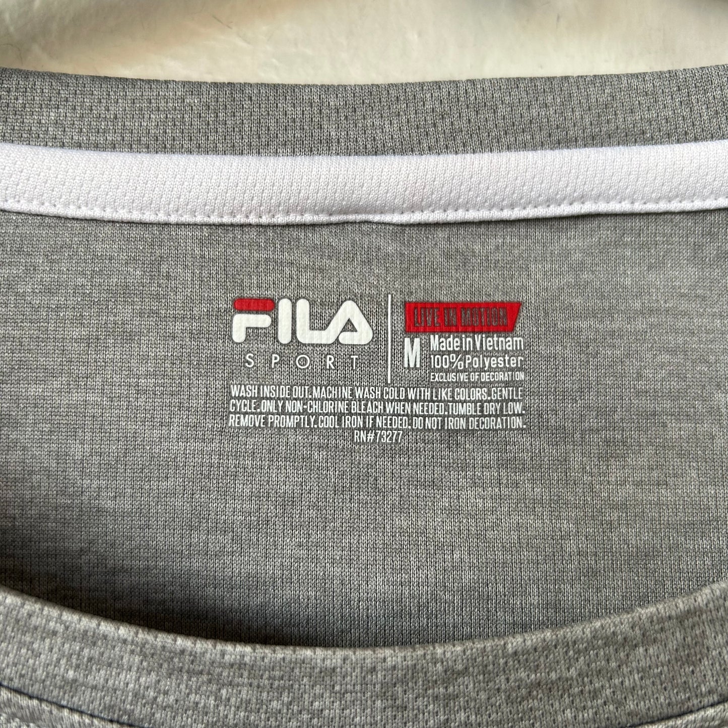 Athletic Top Long Sleeve Crewneck By Fila In Grey, Size: M