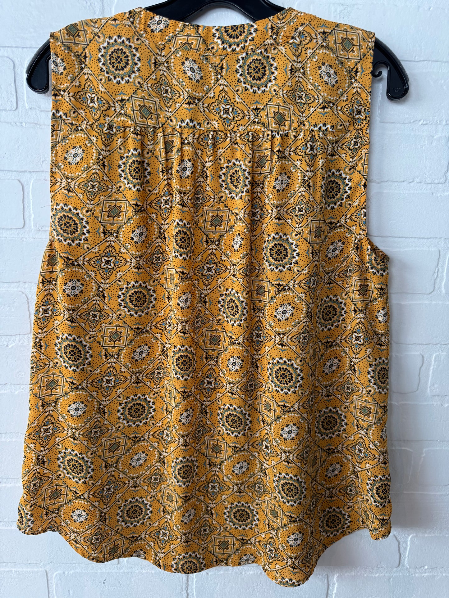 Top Sleeveless By Dalia In Yellow, Size: L