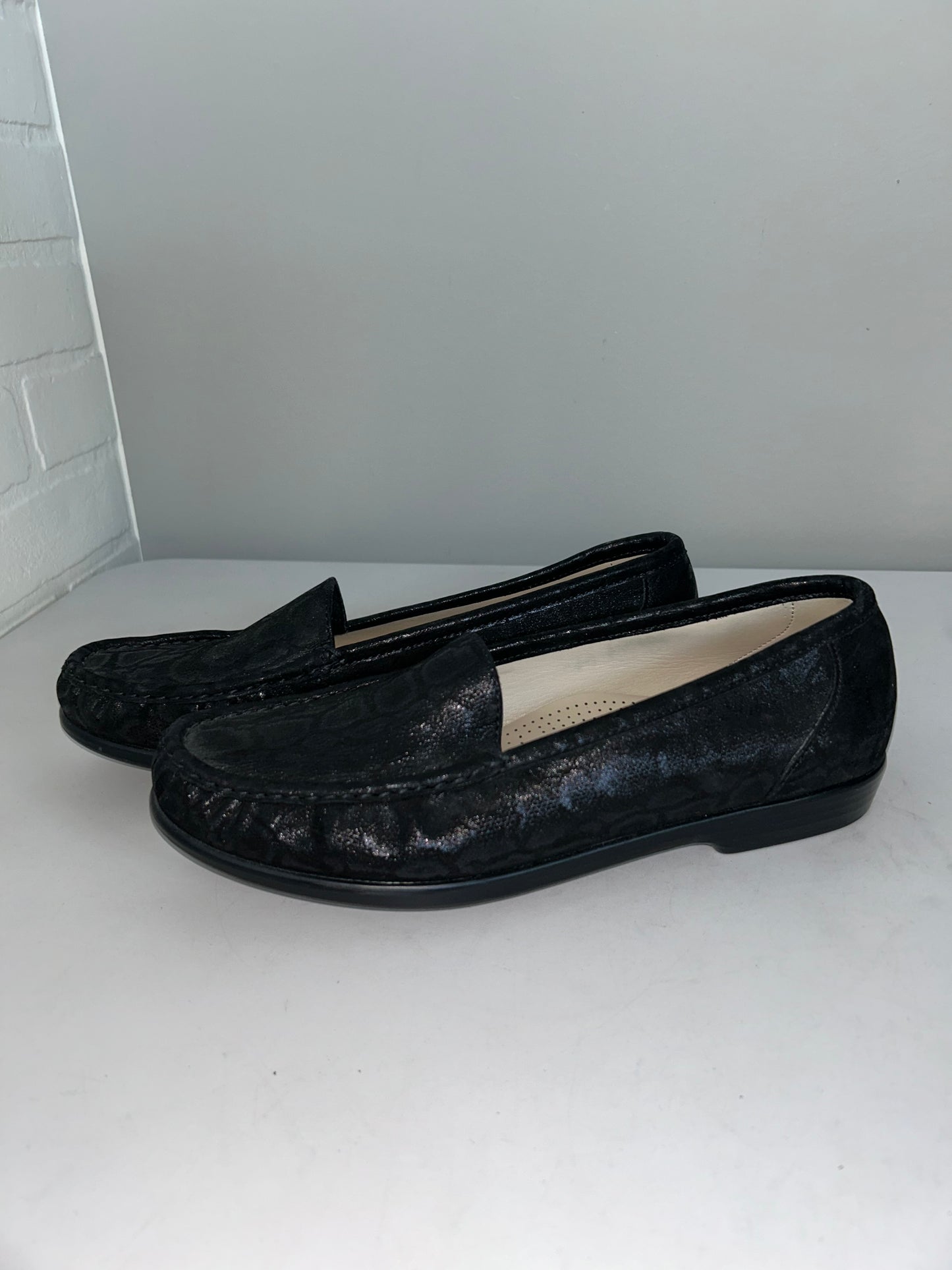 Shoes Flats By Sas In Black, Size: 11