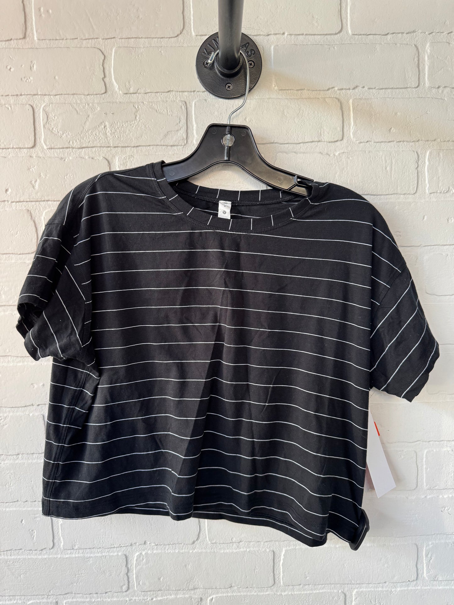 Athletic Top Short Sleeve By Lululemon In Black & White, Size: S