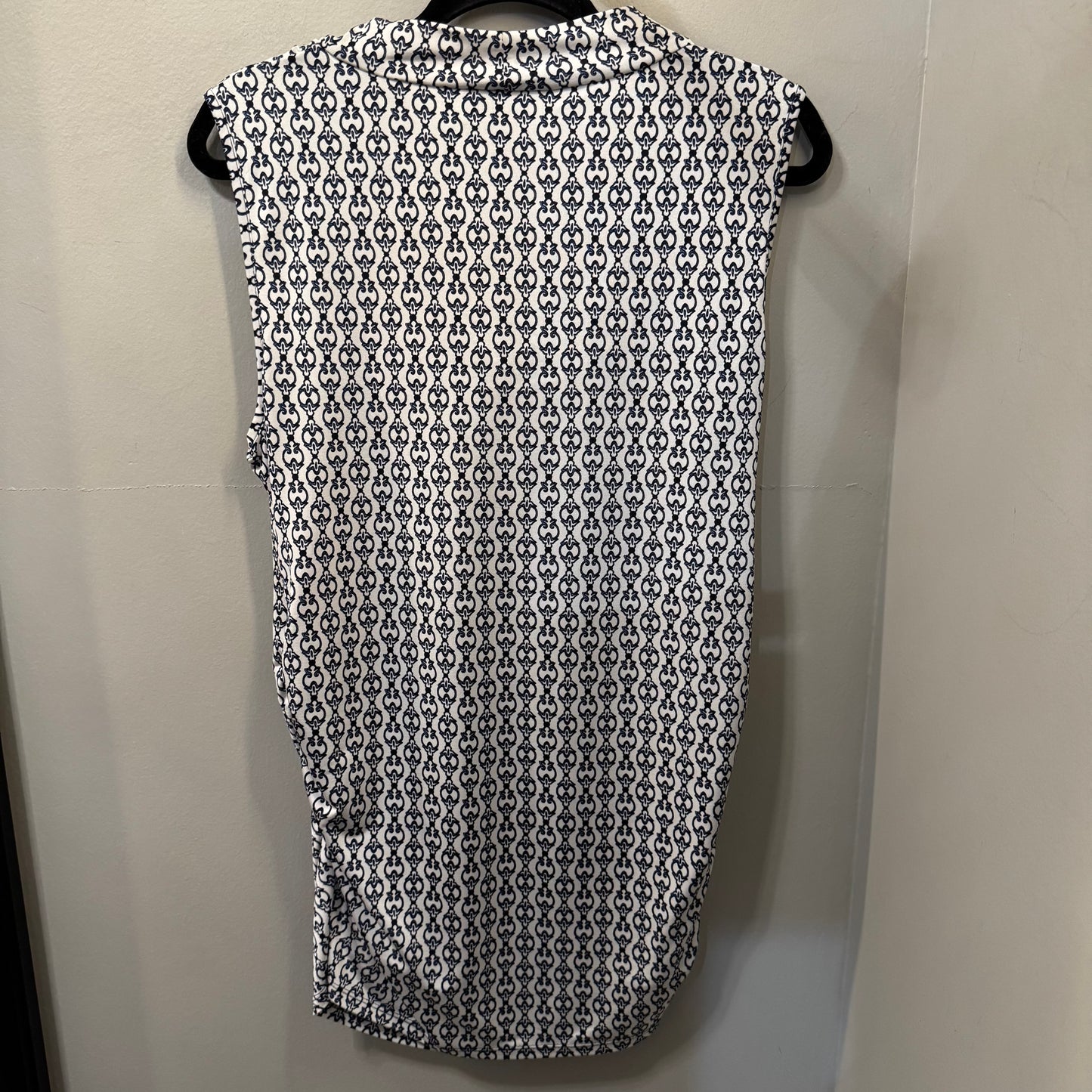 Top Sleeveless By Dana Buchman In Blue & White, Size: L