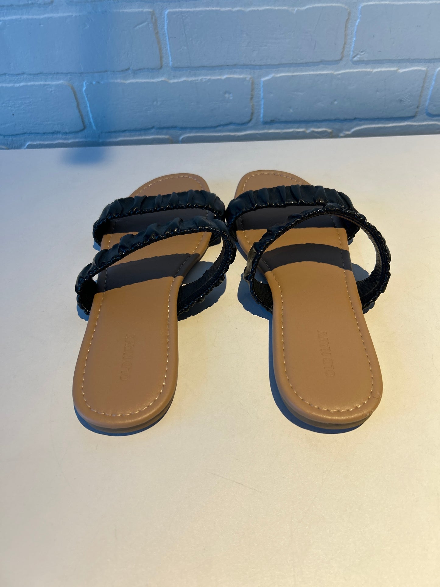Sandals Flats By Old Navy In Black & Brown, Size: 9