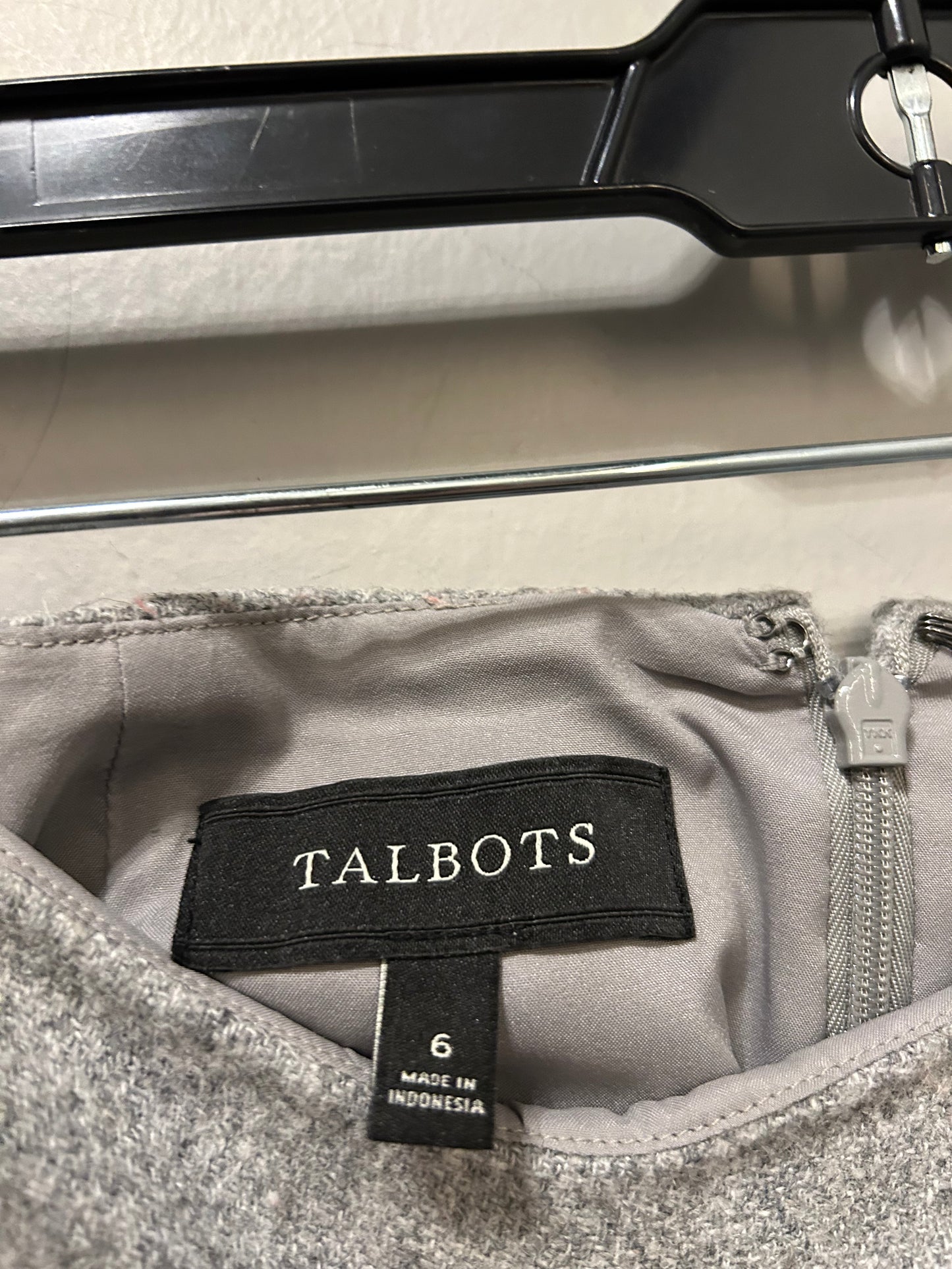 Skirt Mini & Short By Talbots In Grey, Size: 6