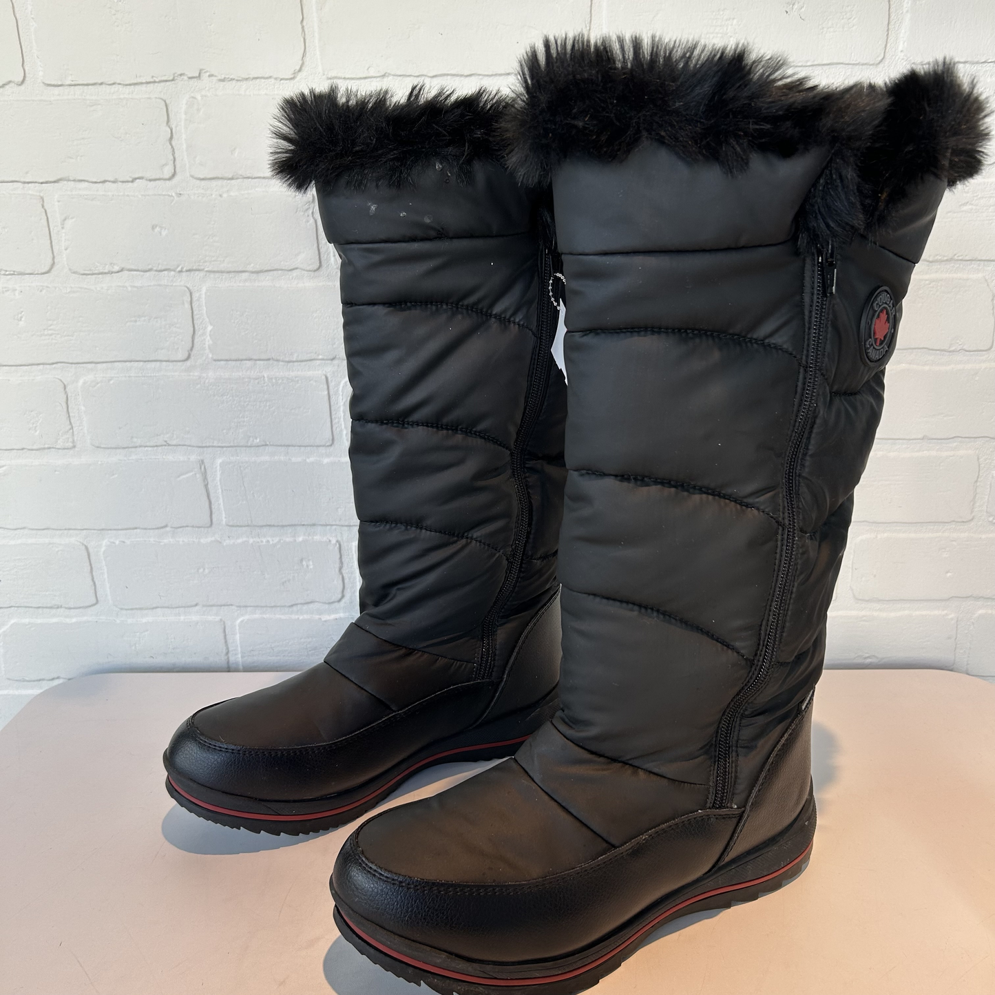 Boots Snow By cougar canada  Size: 10