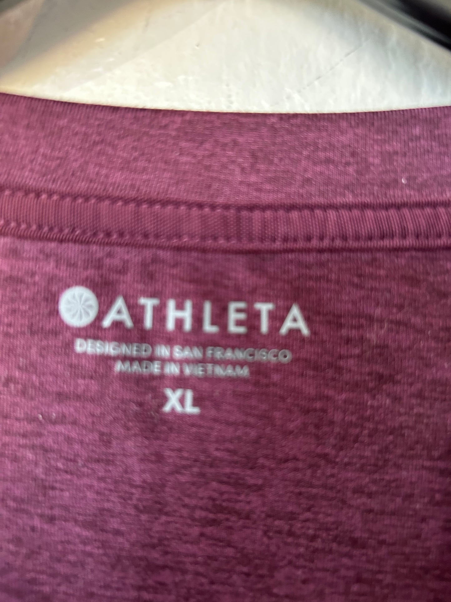 Athletic Top Long Sleeve Crewneck By Athleta In Red, Size: Xl