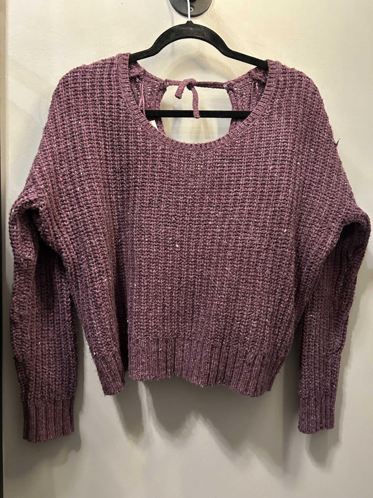 Sweater By Clothes Mentor  Size: M