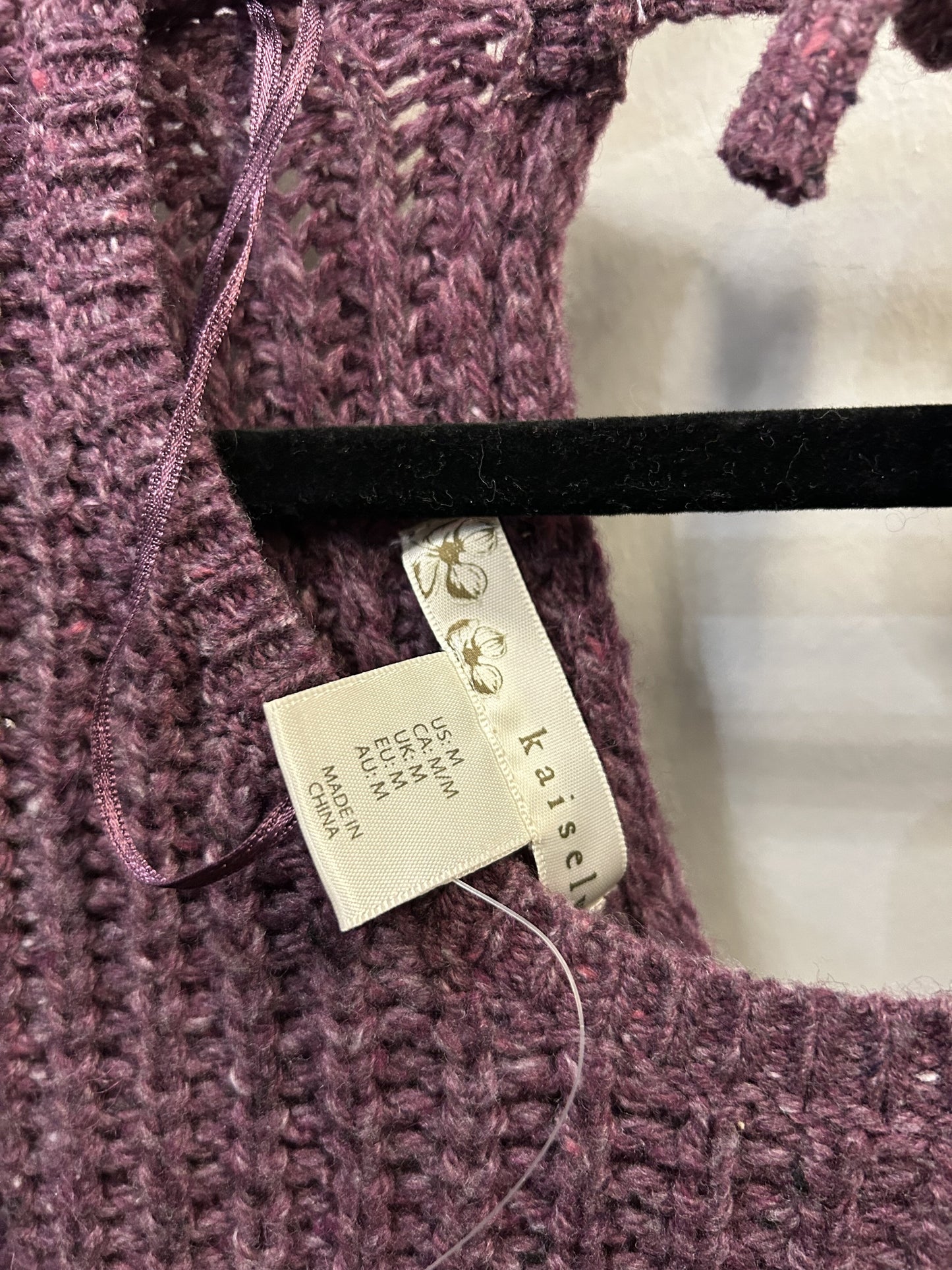 Sweater By Clothes Mentor  Size: M