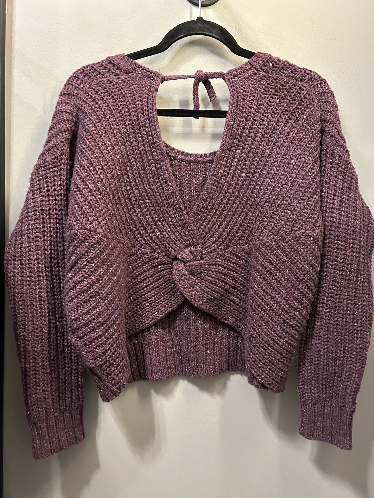 Sweater By Clothes Mentor  Size: M