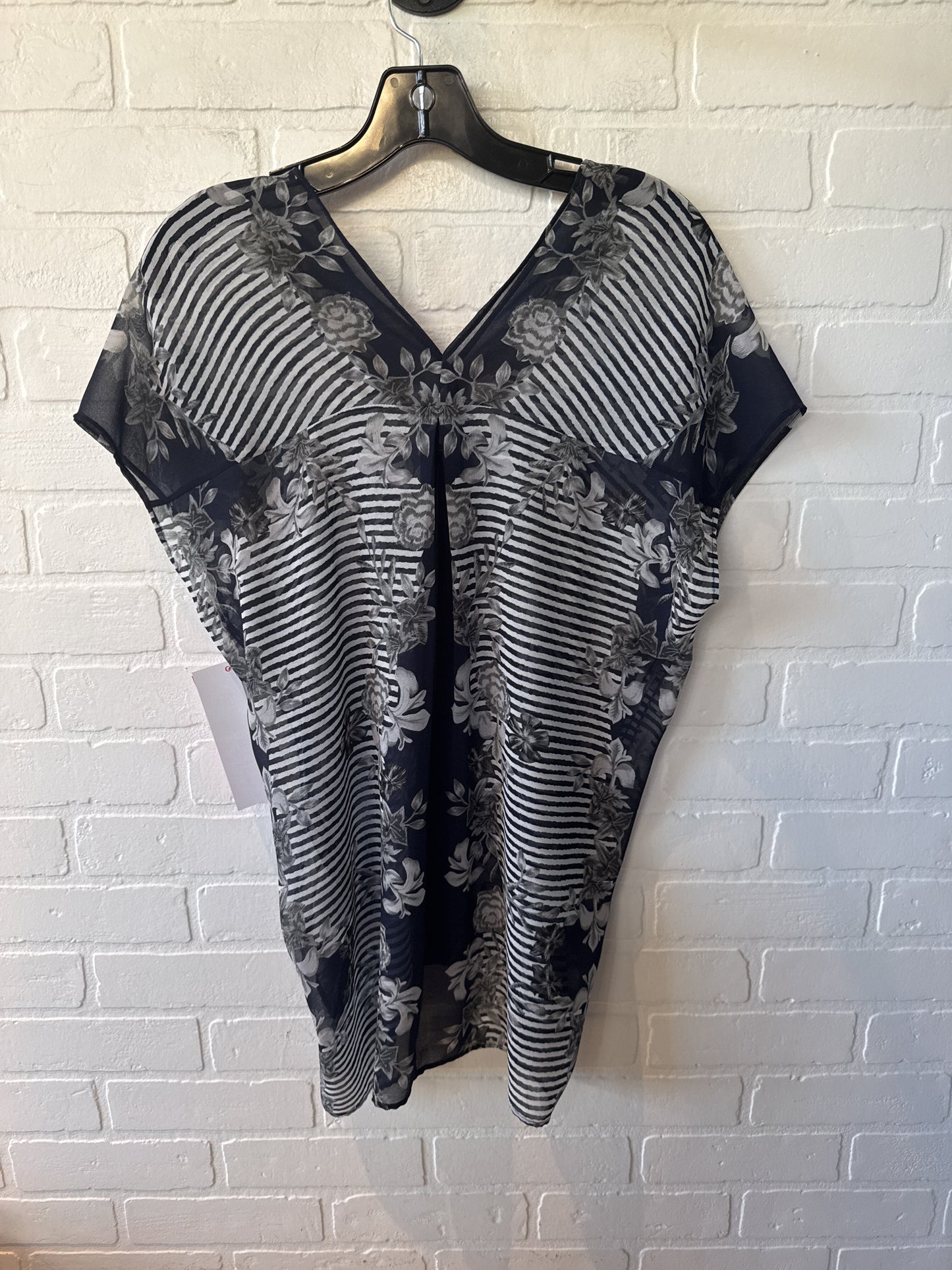 Top Short Sleeve By Cabi  Size: Xs