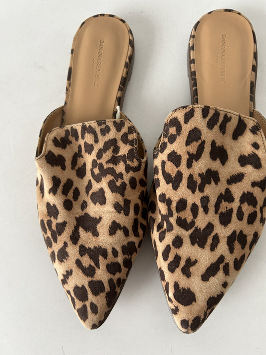 Shoes Flats By Banana Republic  Size: 8.5