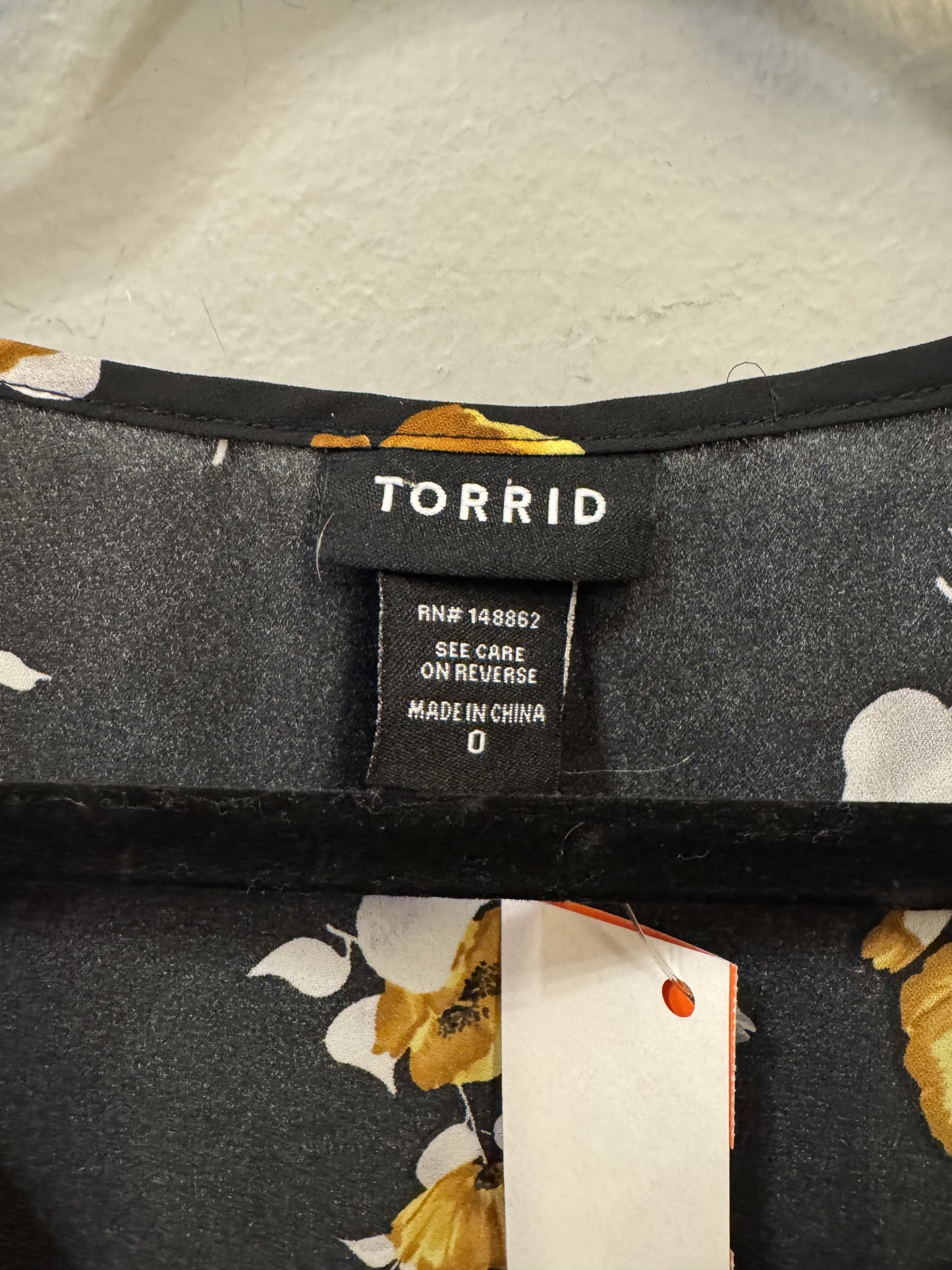 Top Long Sleeve By Torrid  Size: L