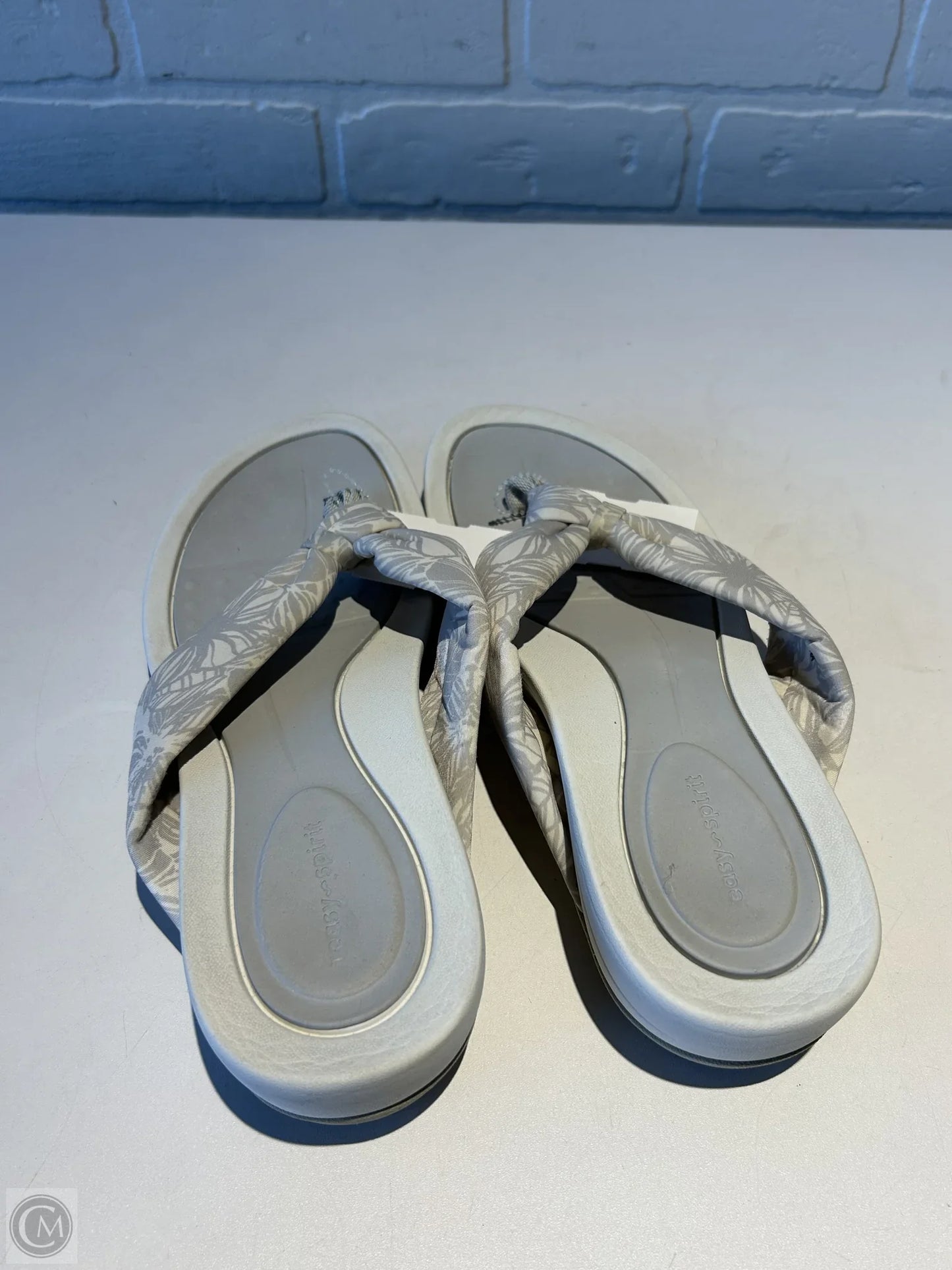 Sandals Flip Flops By Easy Spirit In Grey & White, Size: 10