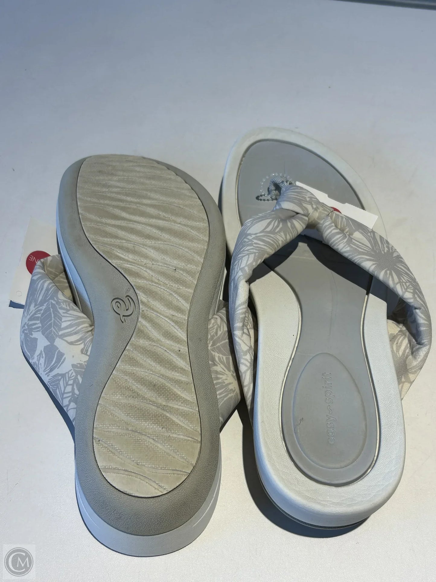 Sandals Flip Flops By Easy Spirit In Grey & White, Size: 10