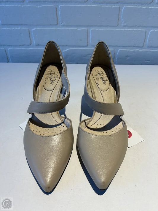 Shoes Heels Kitten By Life Stride In Tan, Size: 7