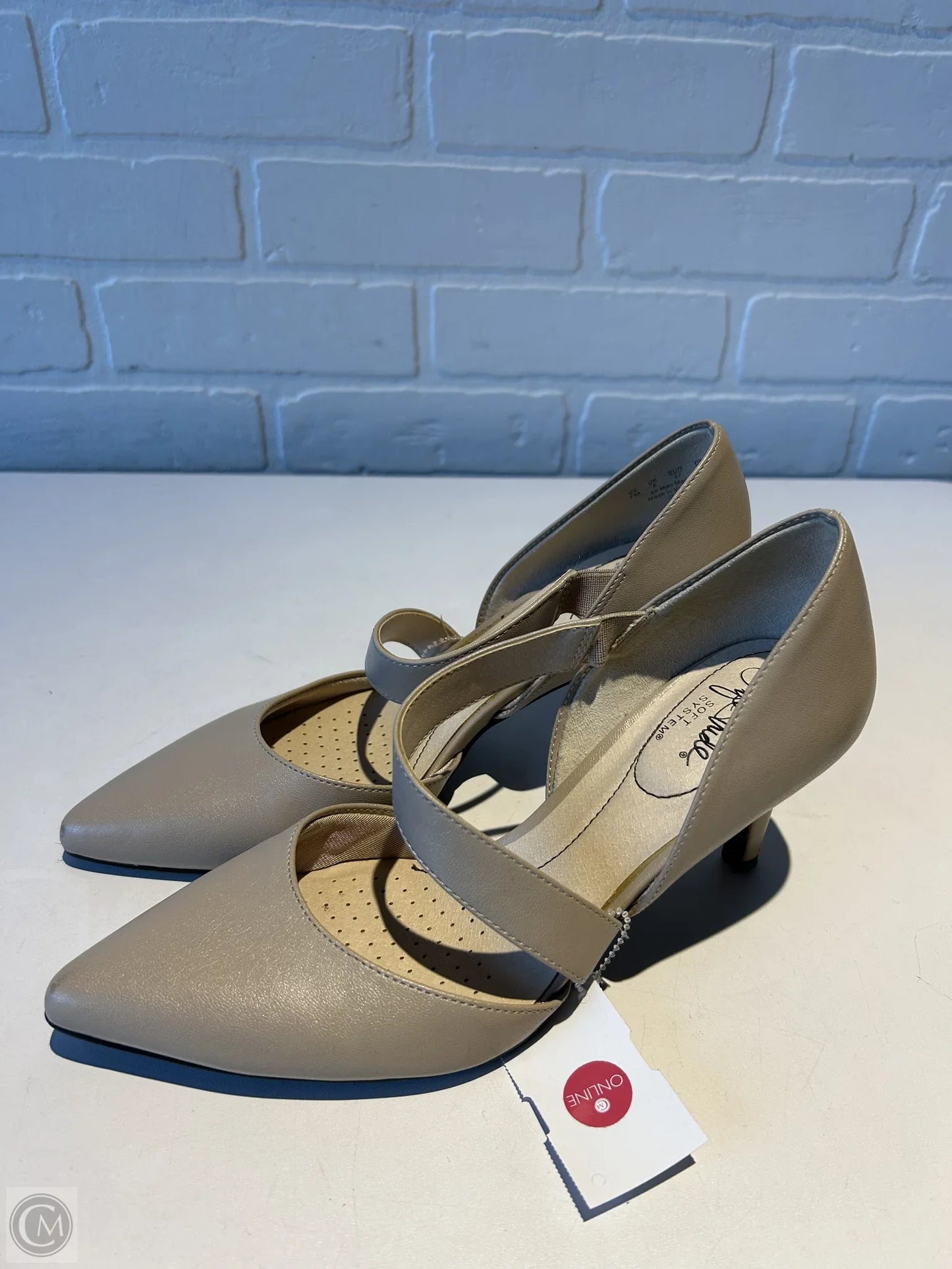 Shoes Heels Kitten By Life Stride In Tan, Size: 7