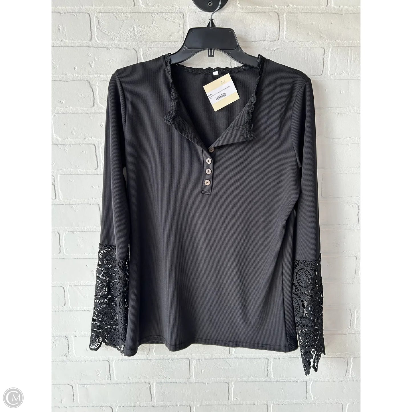 Top Long Sleeve By Clothes Mentor In Black, Size: L