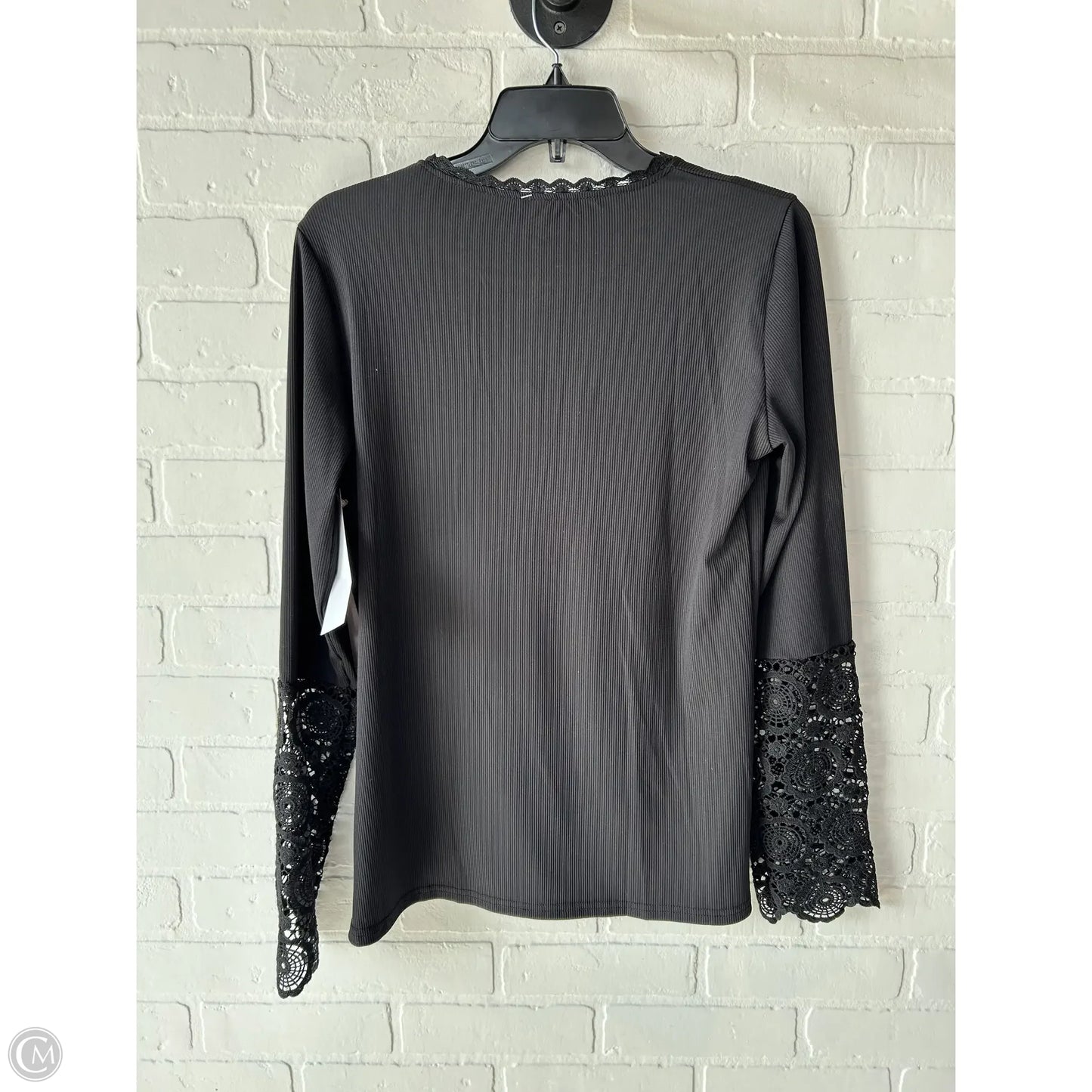 Top Long Sleeve By Clothes Mentor In Black, Size: L