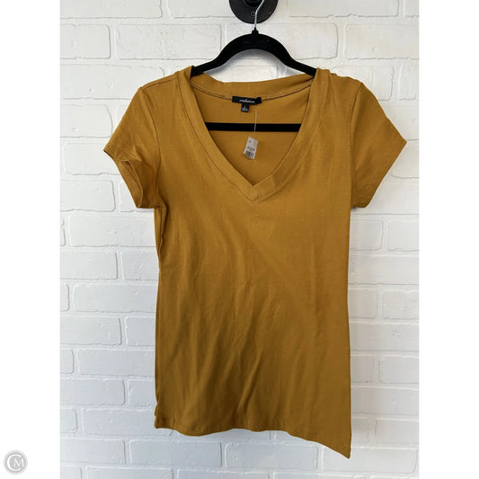 Top Short Sleeve Basic By Ambiance Apparel In Yellow, Size: L